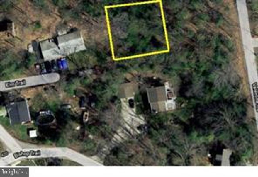 Herald Harbor was platted in the late 1920s/early 1930s.  The community is surrounded by water on three sides. Lots 3, 4, and 5, Blk 36B, Call Anne Arundel County Zoning and the Health Department to inquire about what these lots can be used for. The community is served by public water.

***Settlement  Buyer paid to seller $1,000—charitable contribution made to seller's 501(c)(3) nonprofit.