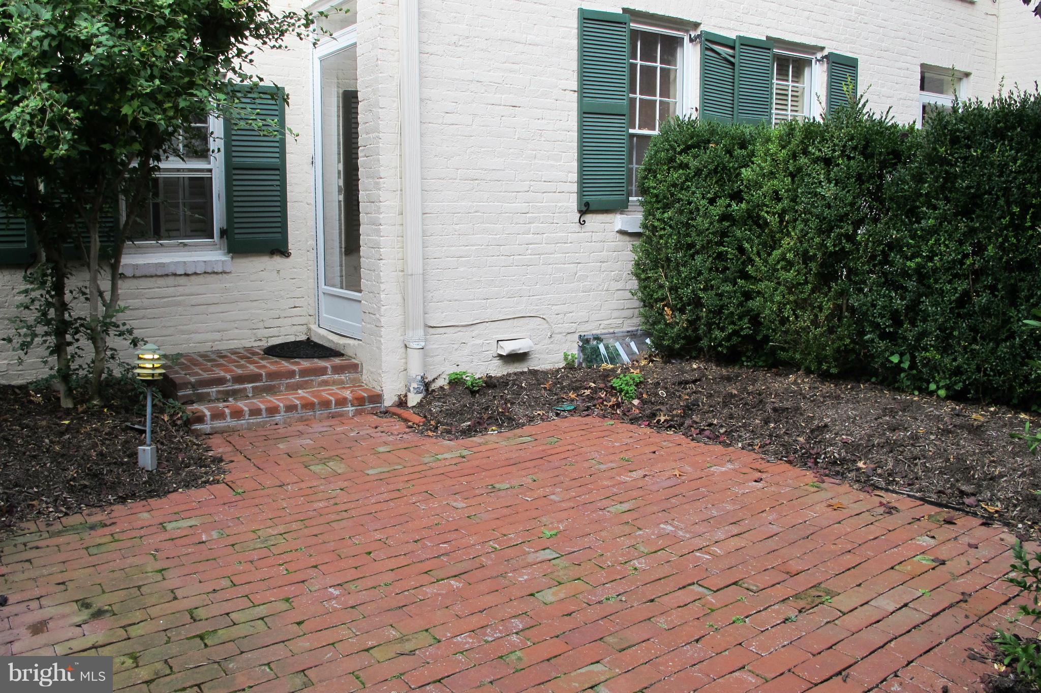 ST JOHNS SQUARE - Residential Lease