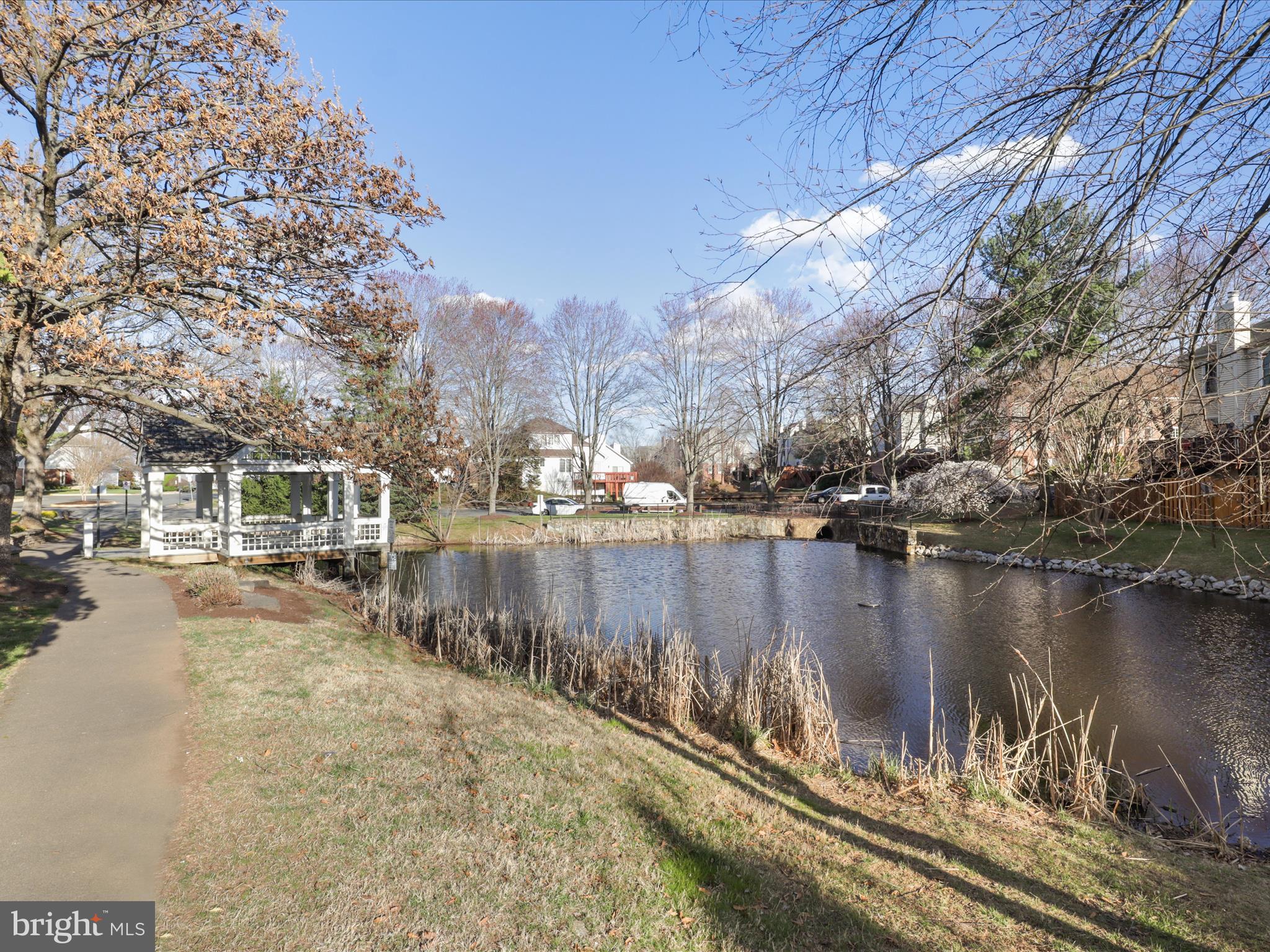 PINECREST - Residential