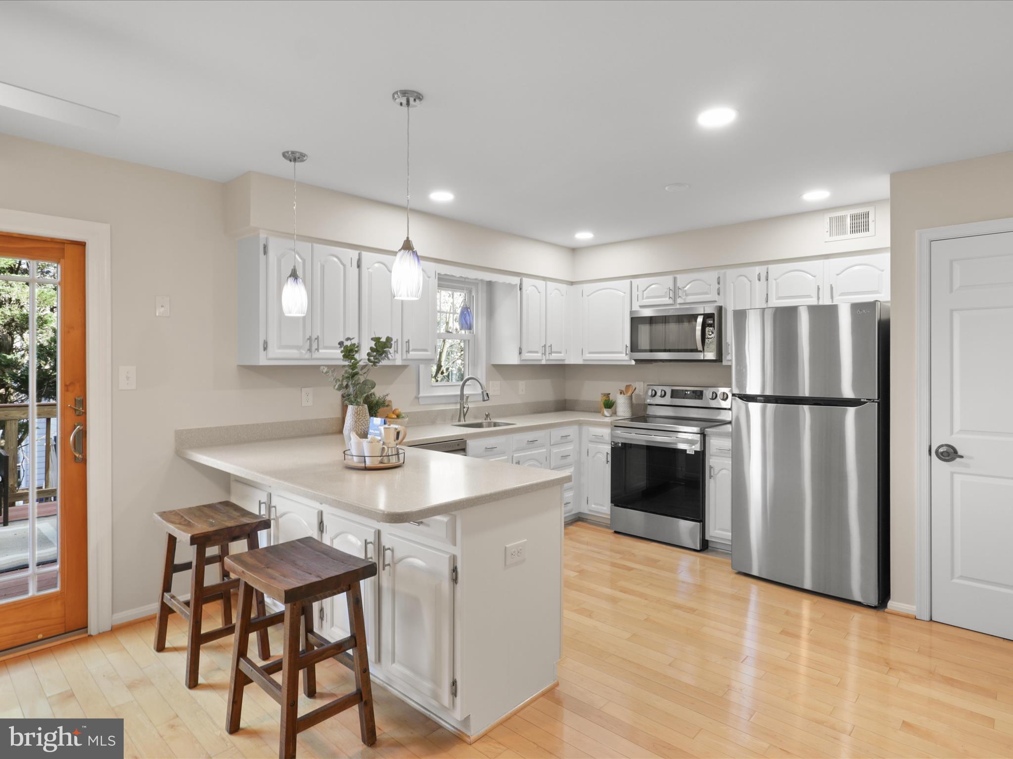 PINECREST - Residential