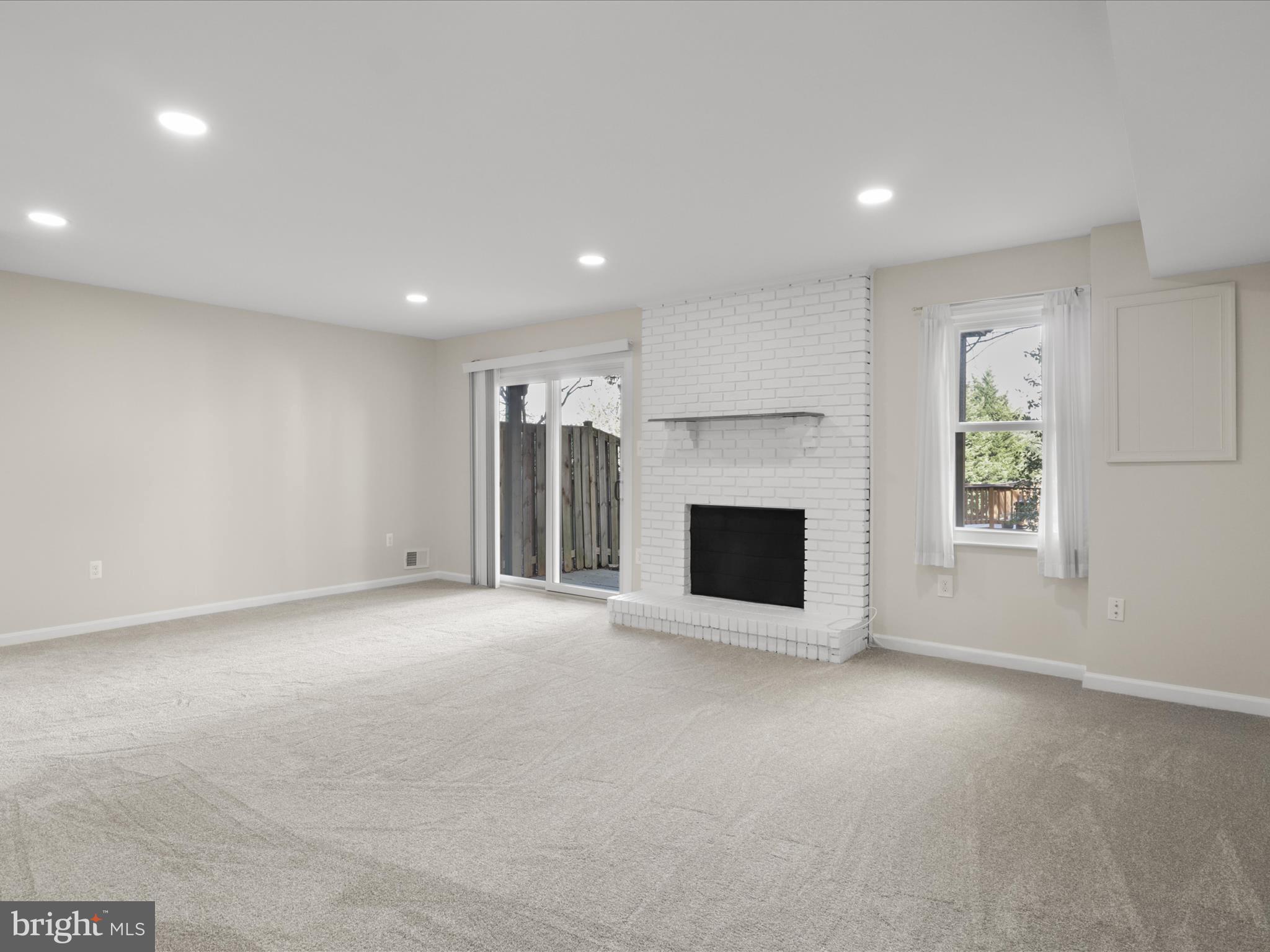 PINECREST - Residential