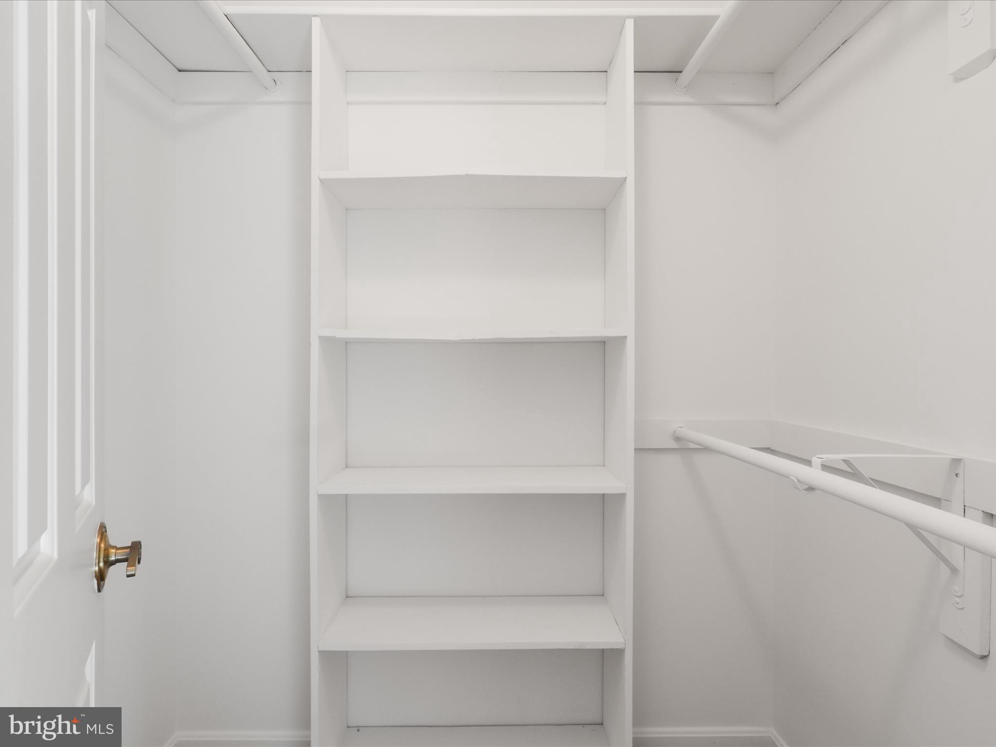 PINECREST - Residential