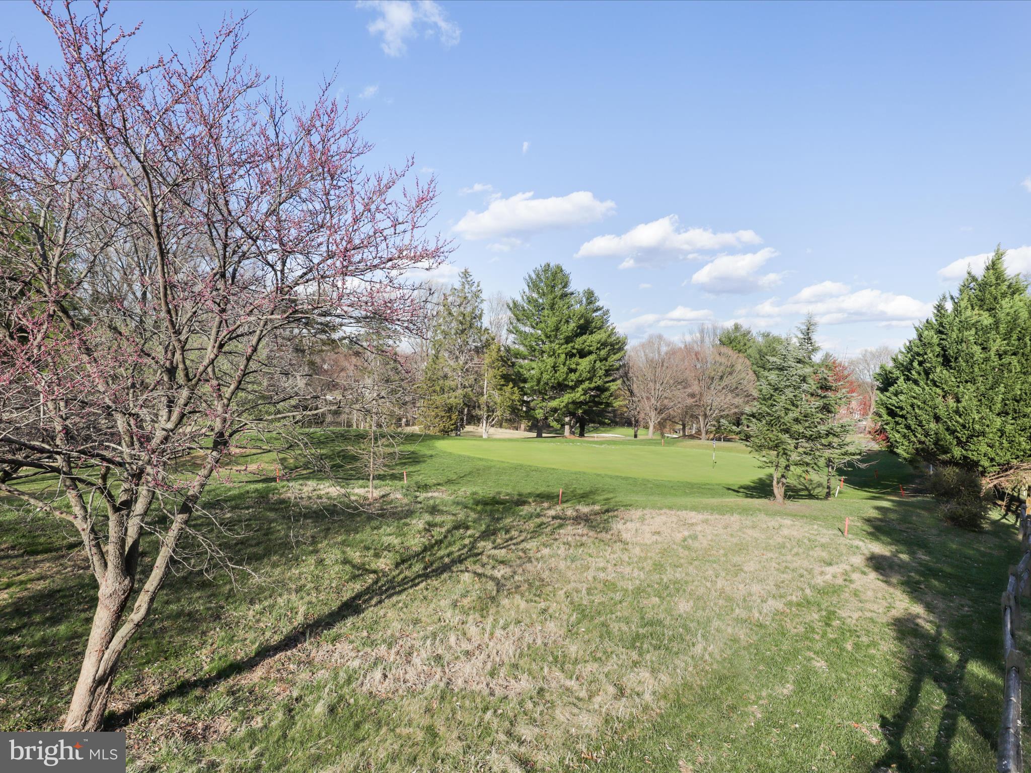 PINECREST - Residential