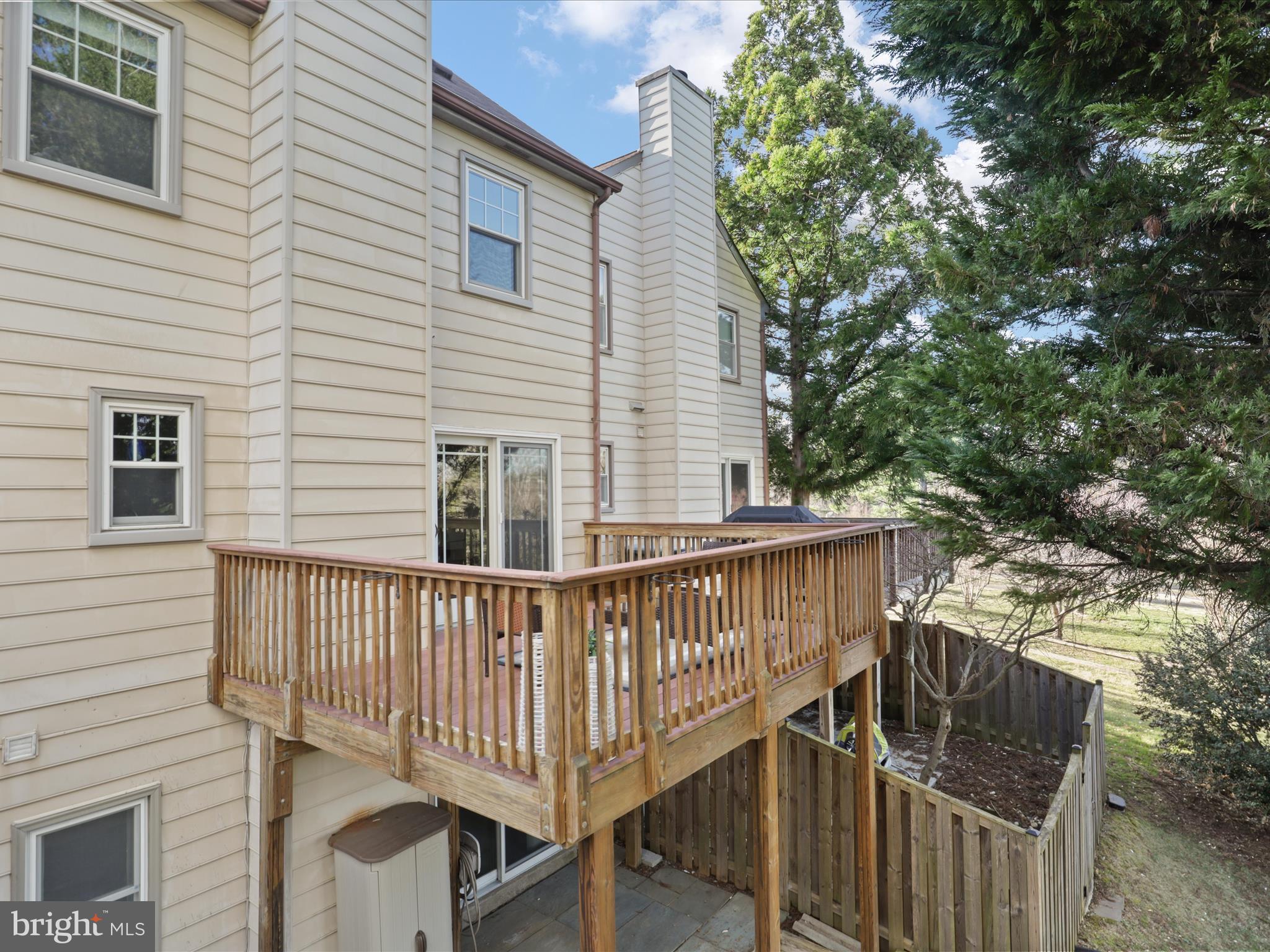 PINECREST - Residential