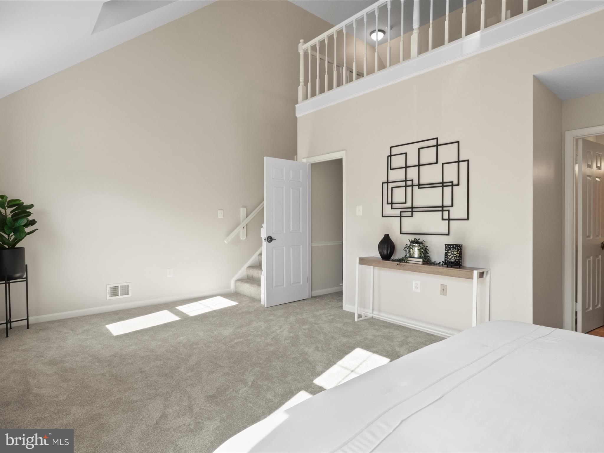 PINECREST - Residential