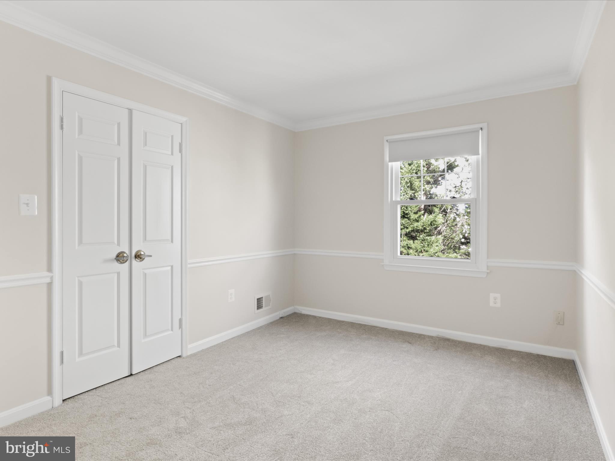 PINECREST - Residential