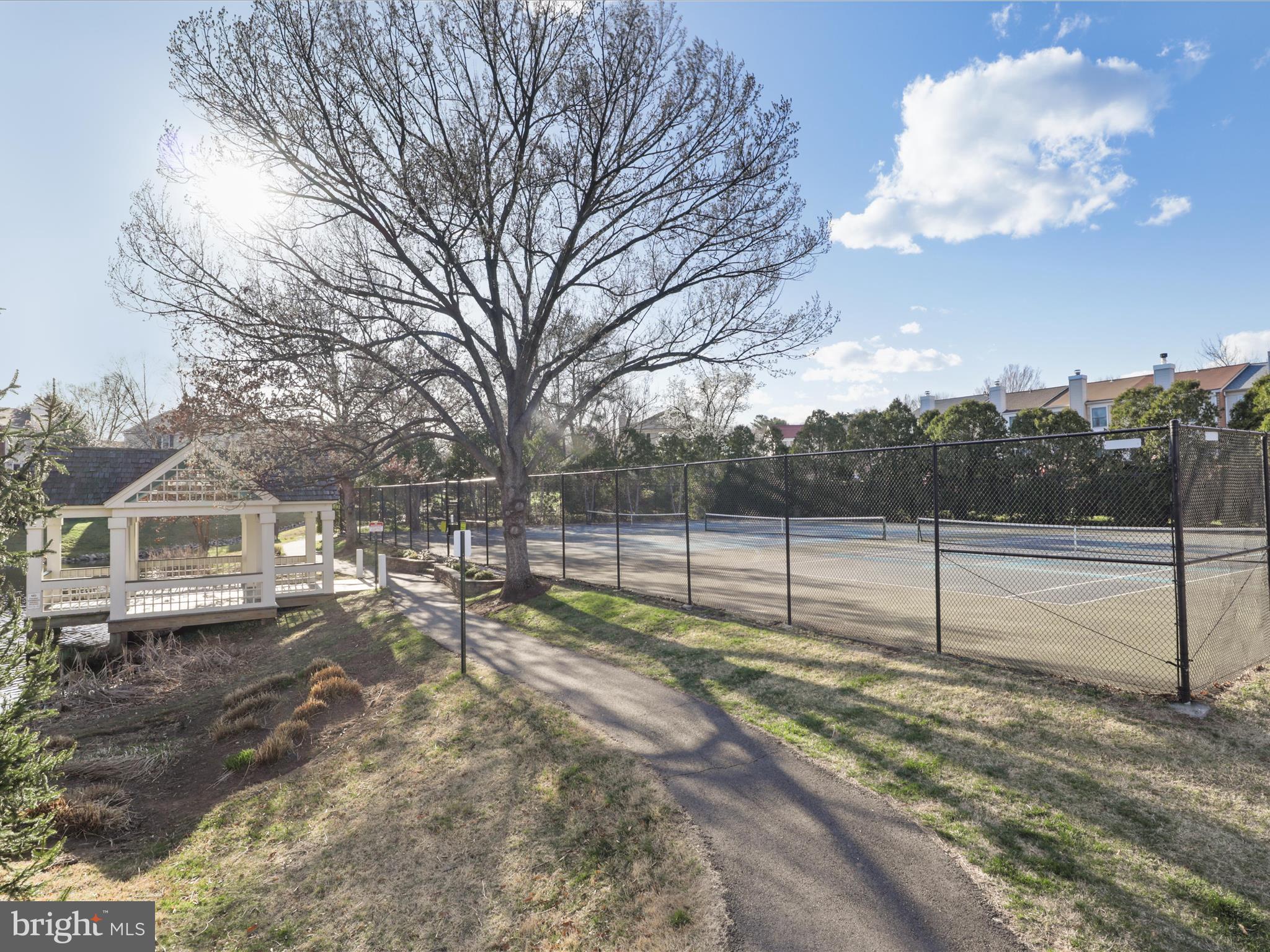 PINECREST - Residential