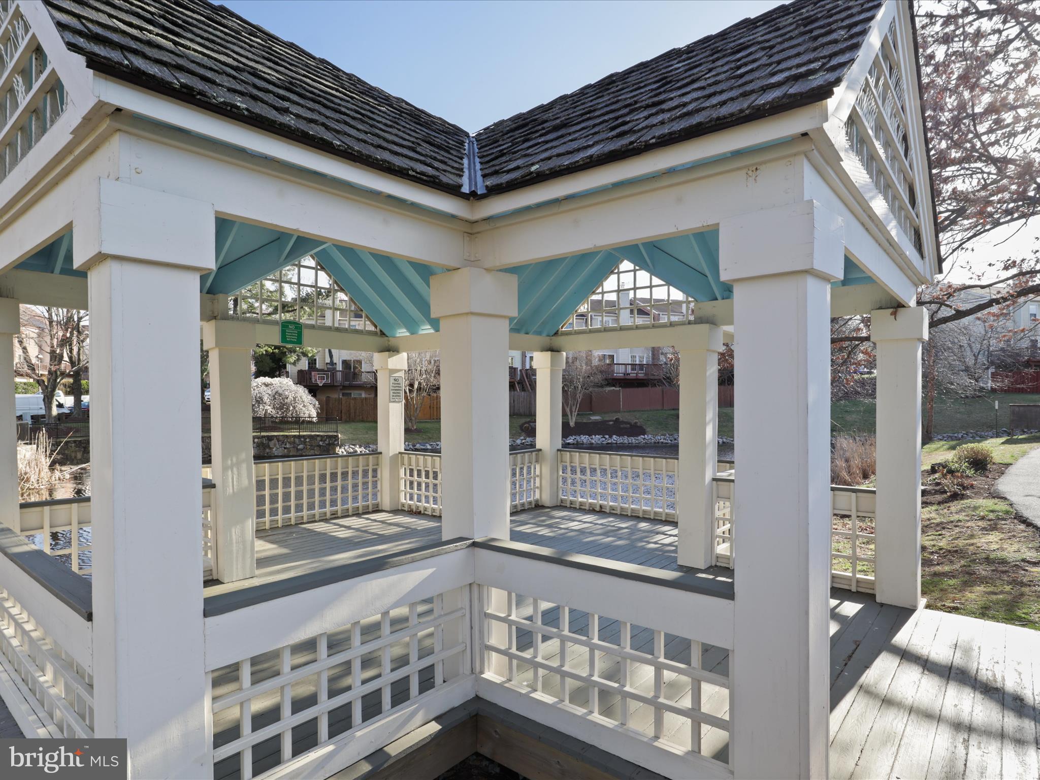 PINECREST - Residential