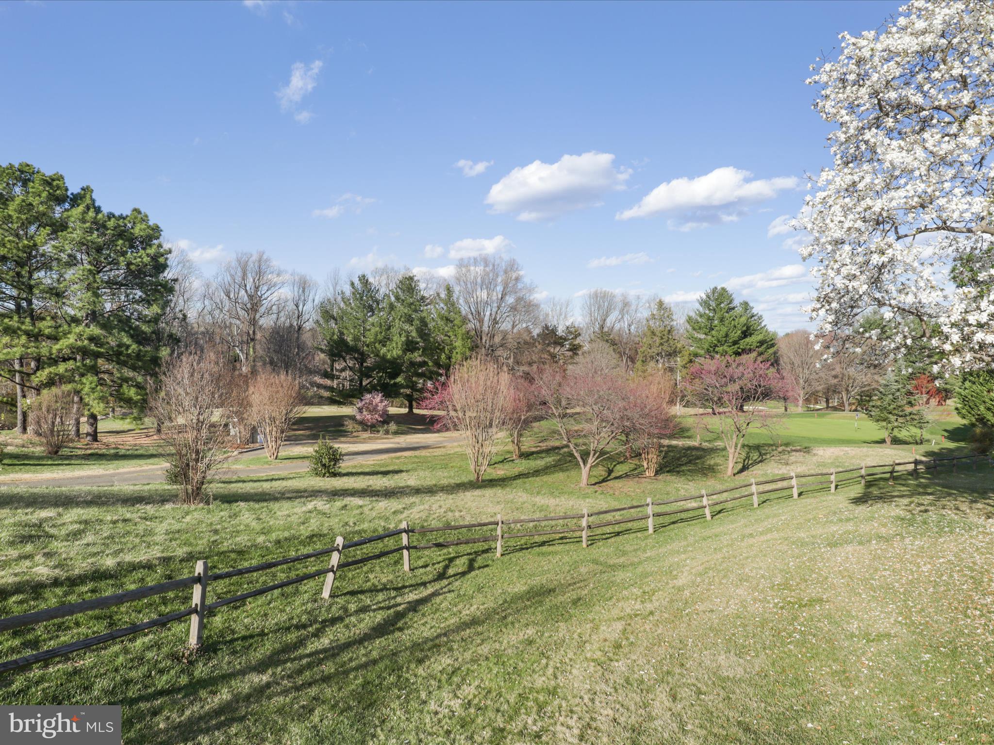 PINECREST - Residential