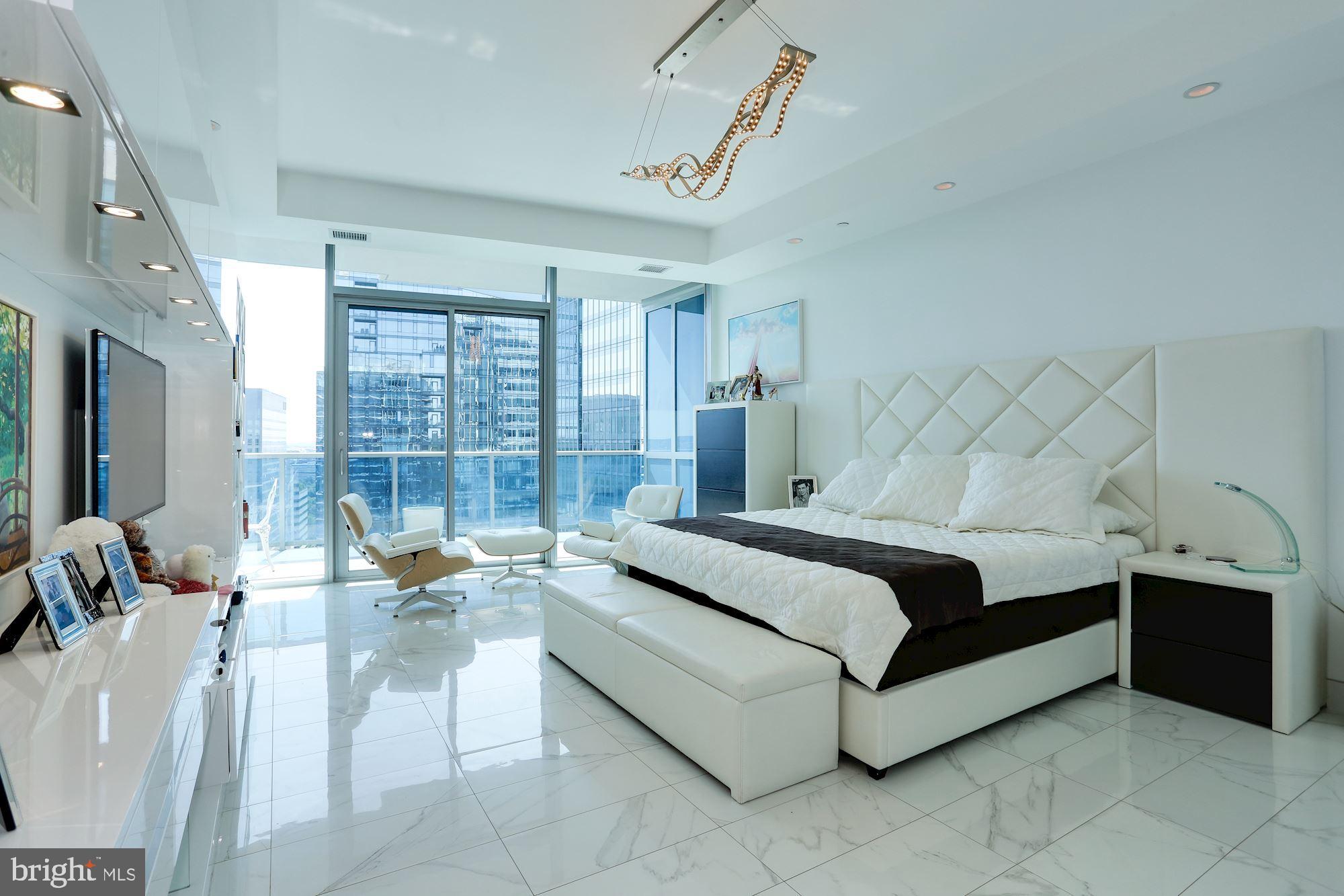 ROSSLYN - Residential