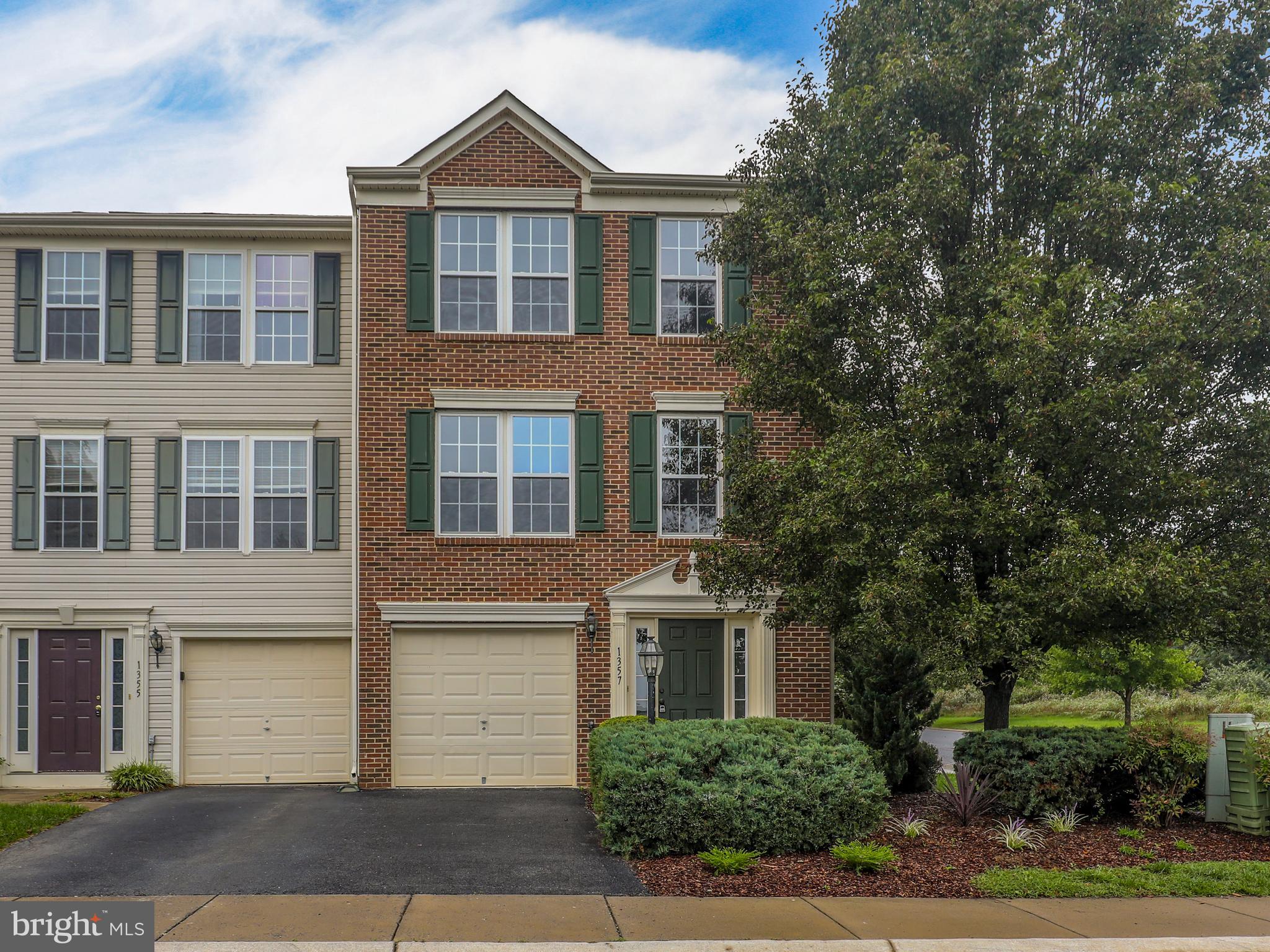 LAKELAND PLACE - Residential