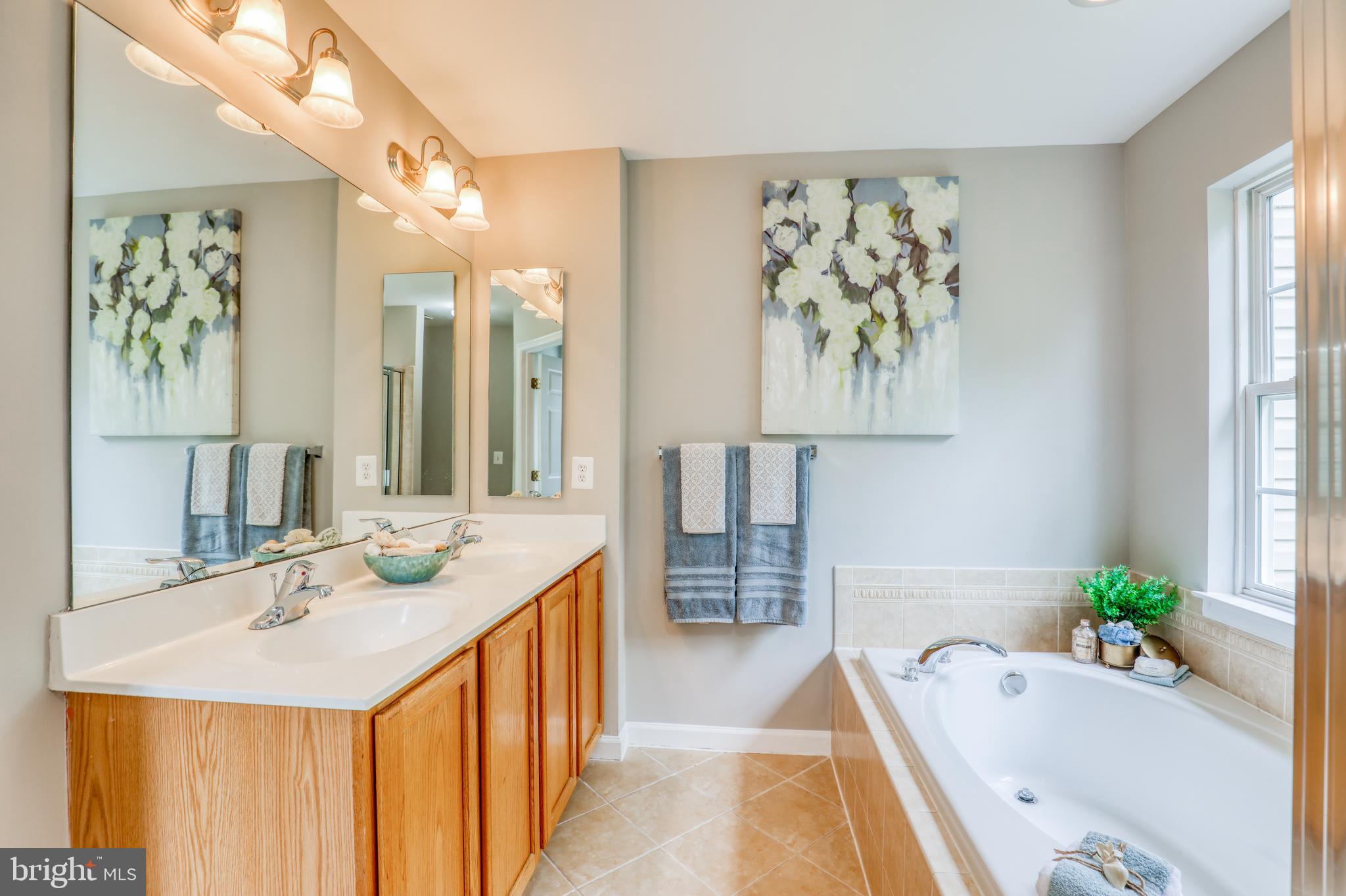 LAKELAND PLACE - Residential