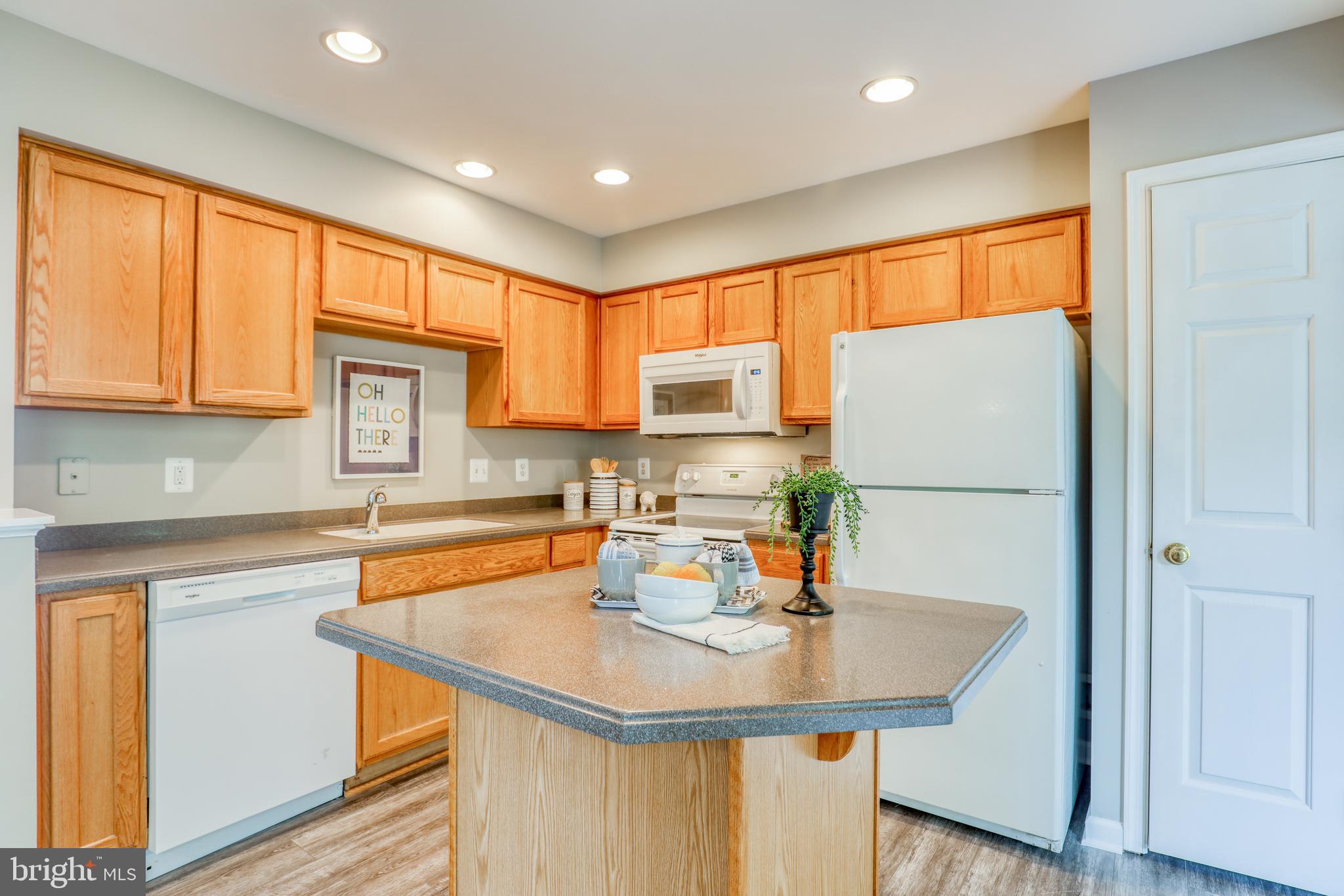 LAKELAND PLACE - Residential