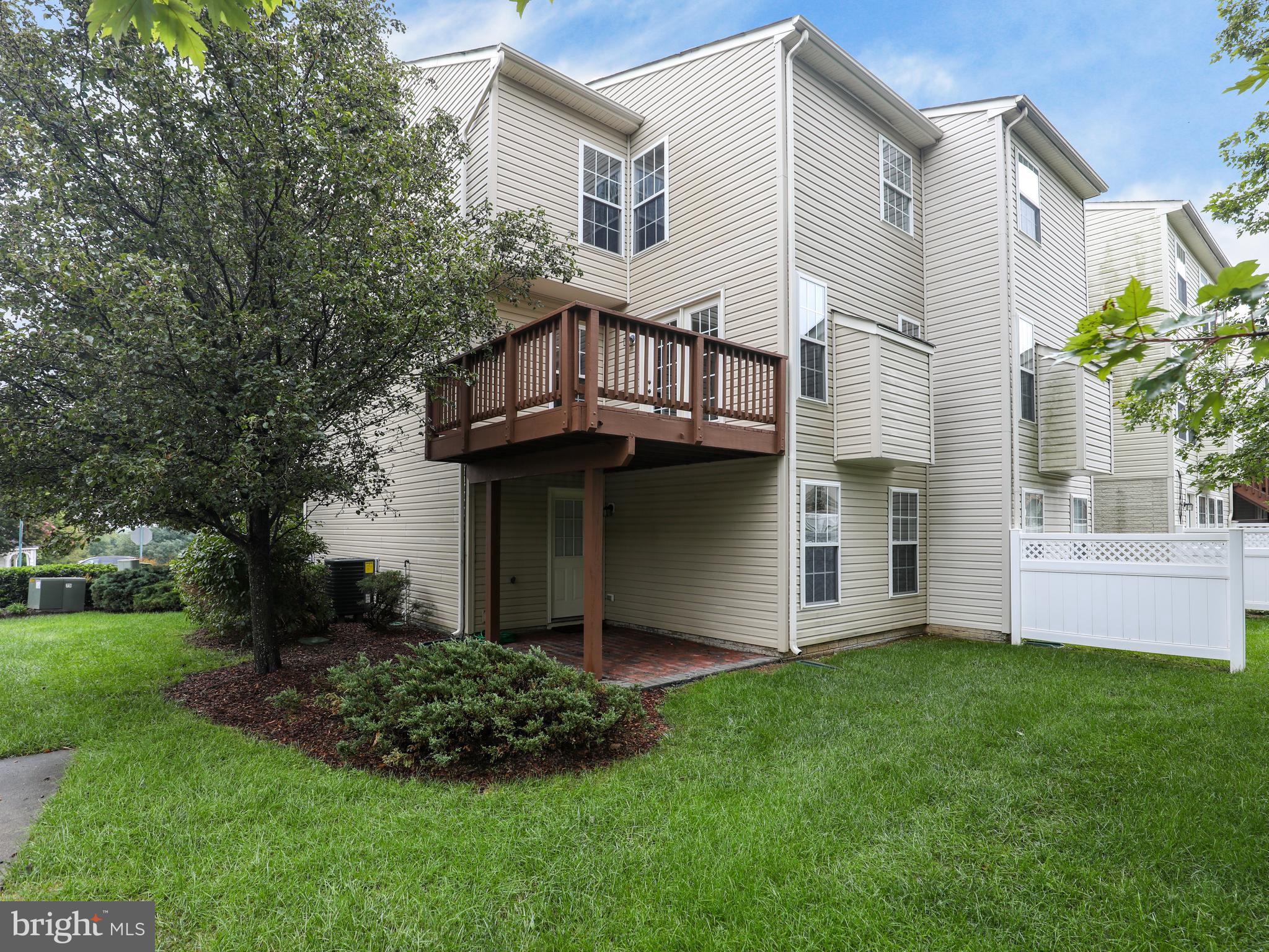 LAKELAND PLACE - Residential