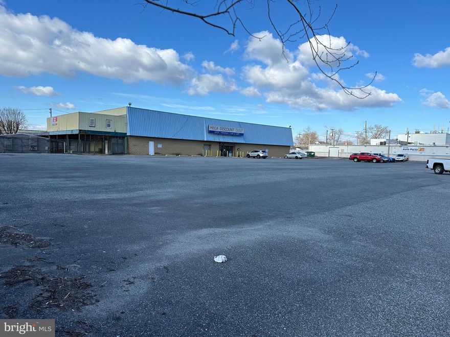 As Discount Store currently.
Great for many uses: Strip center, Retail, wholesale, car dealer, grocery store.
Parking lot 30,000 SF, Close to Inner Harbor, I-95 & 695.