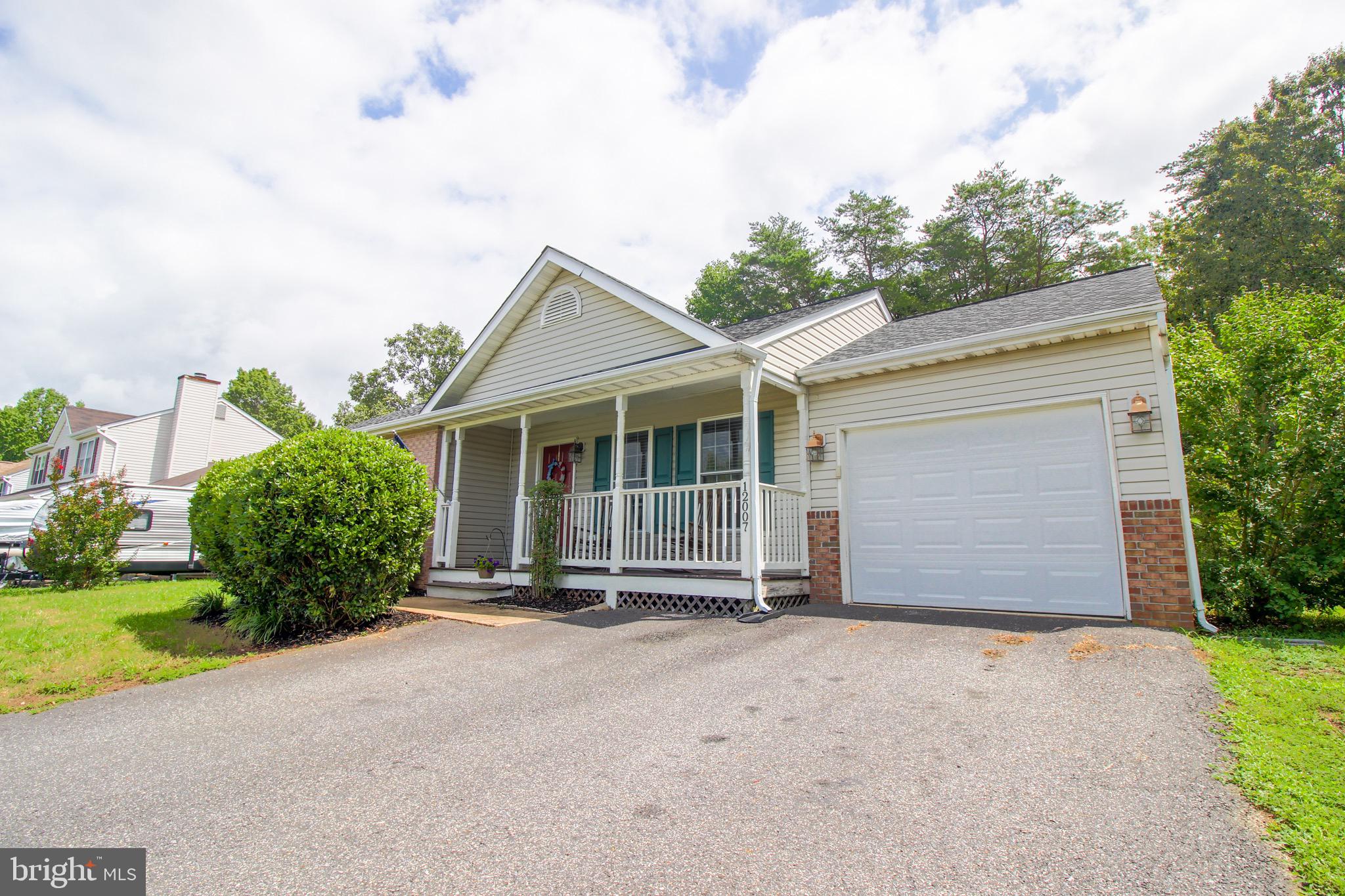 FALCON RIDGE - Residential