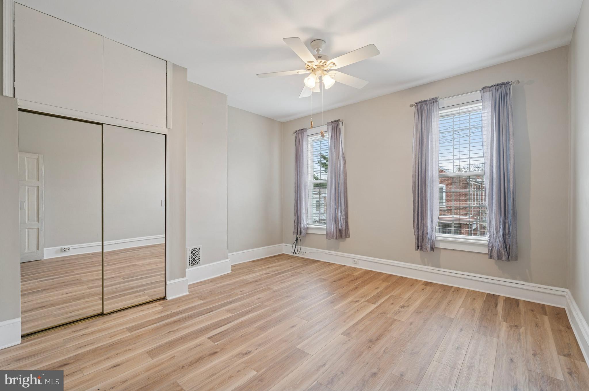 EAST FALLS - Residential Lease