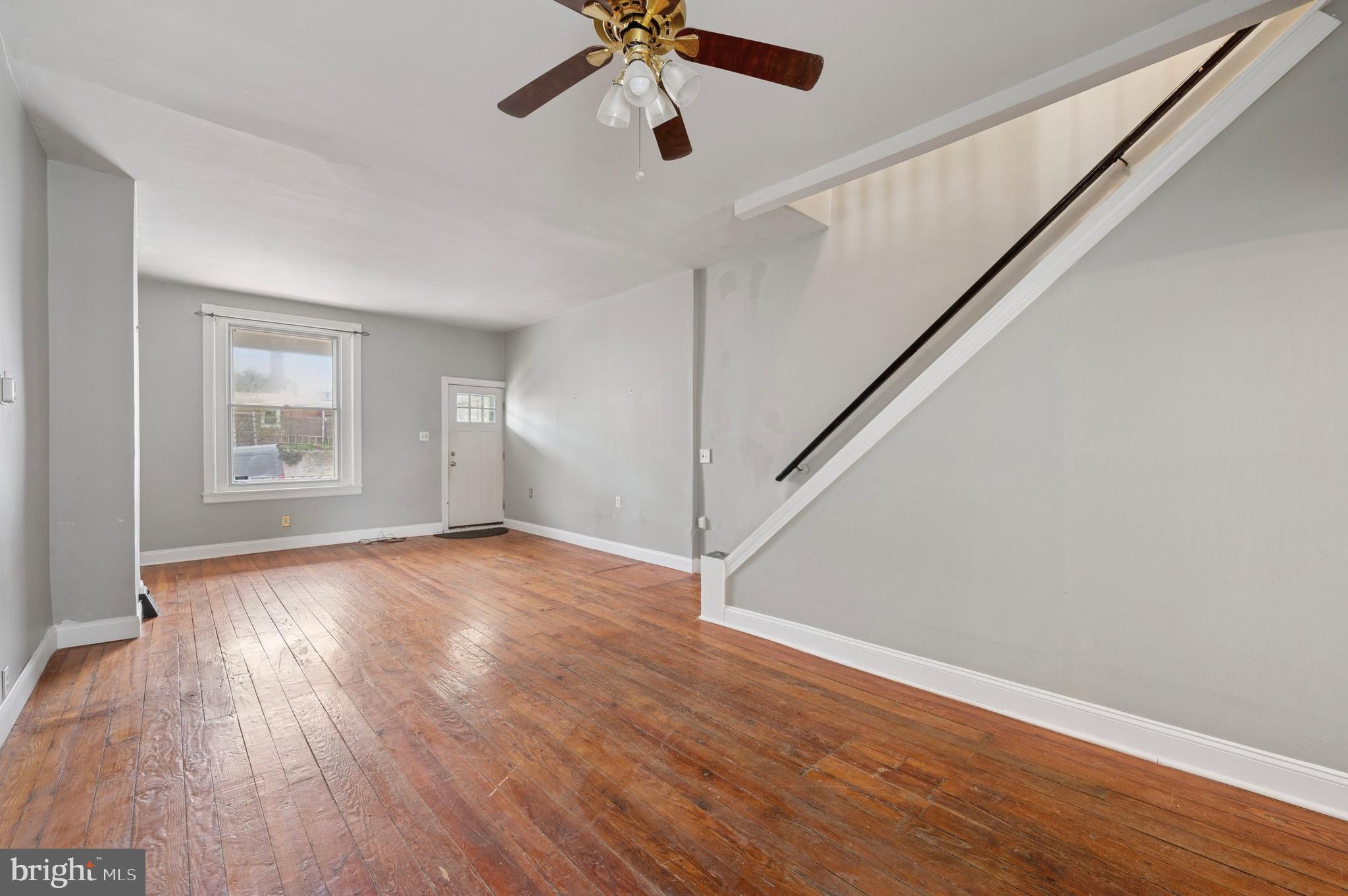 EAST FALLS - Residential Lease