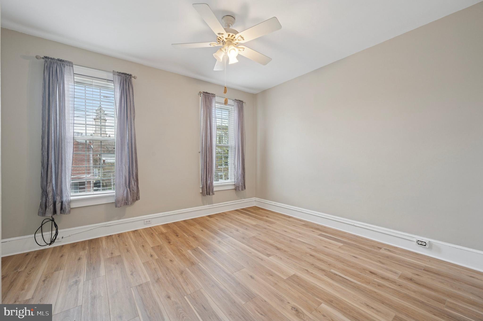 EAST FALLS - Residential Lease