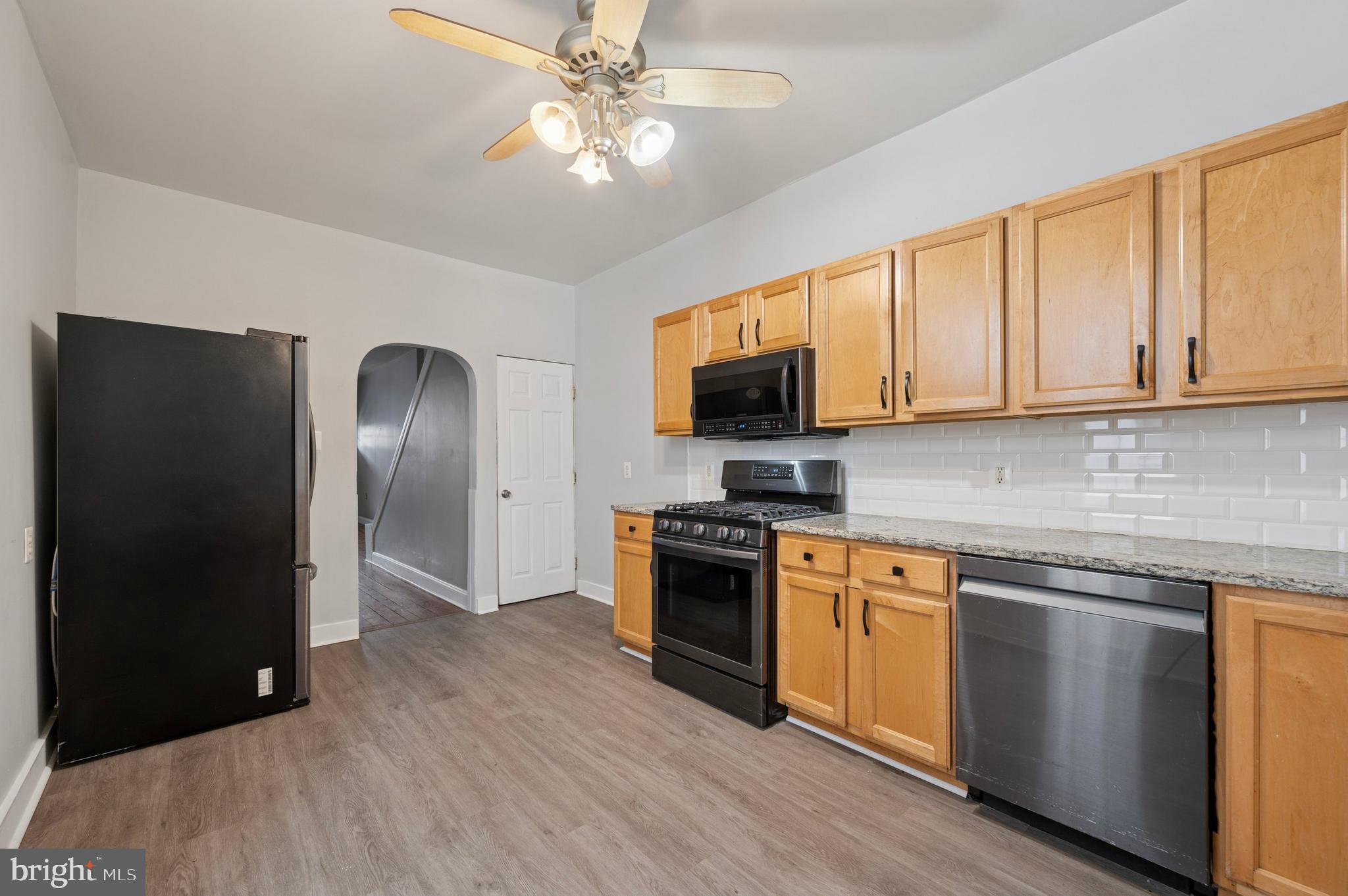 EAST FALLS - Residential Lease