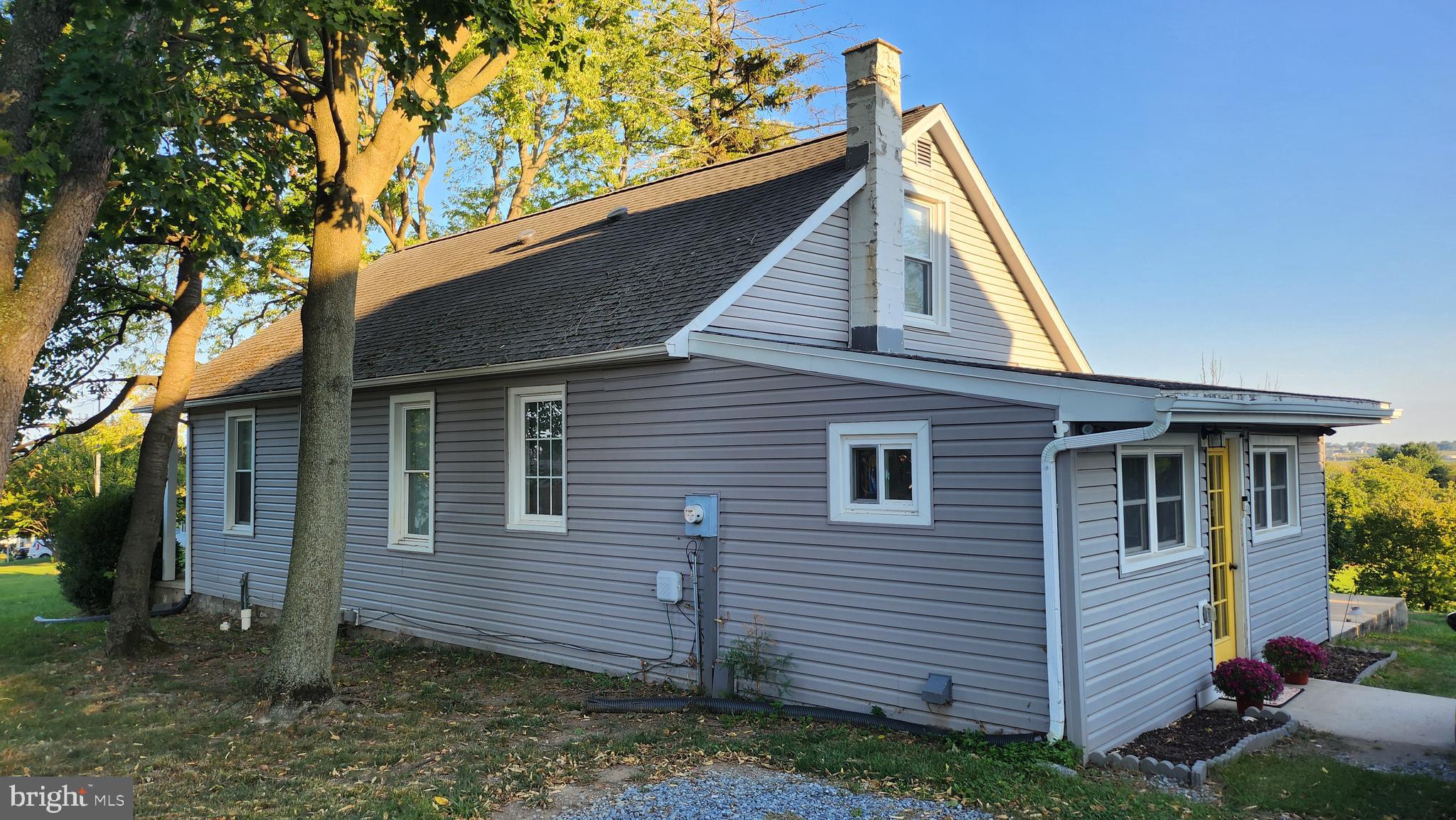 BROWNSTOWN - Residential