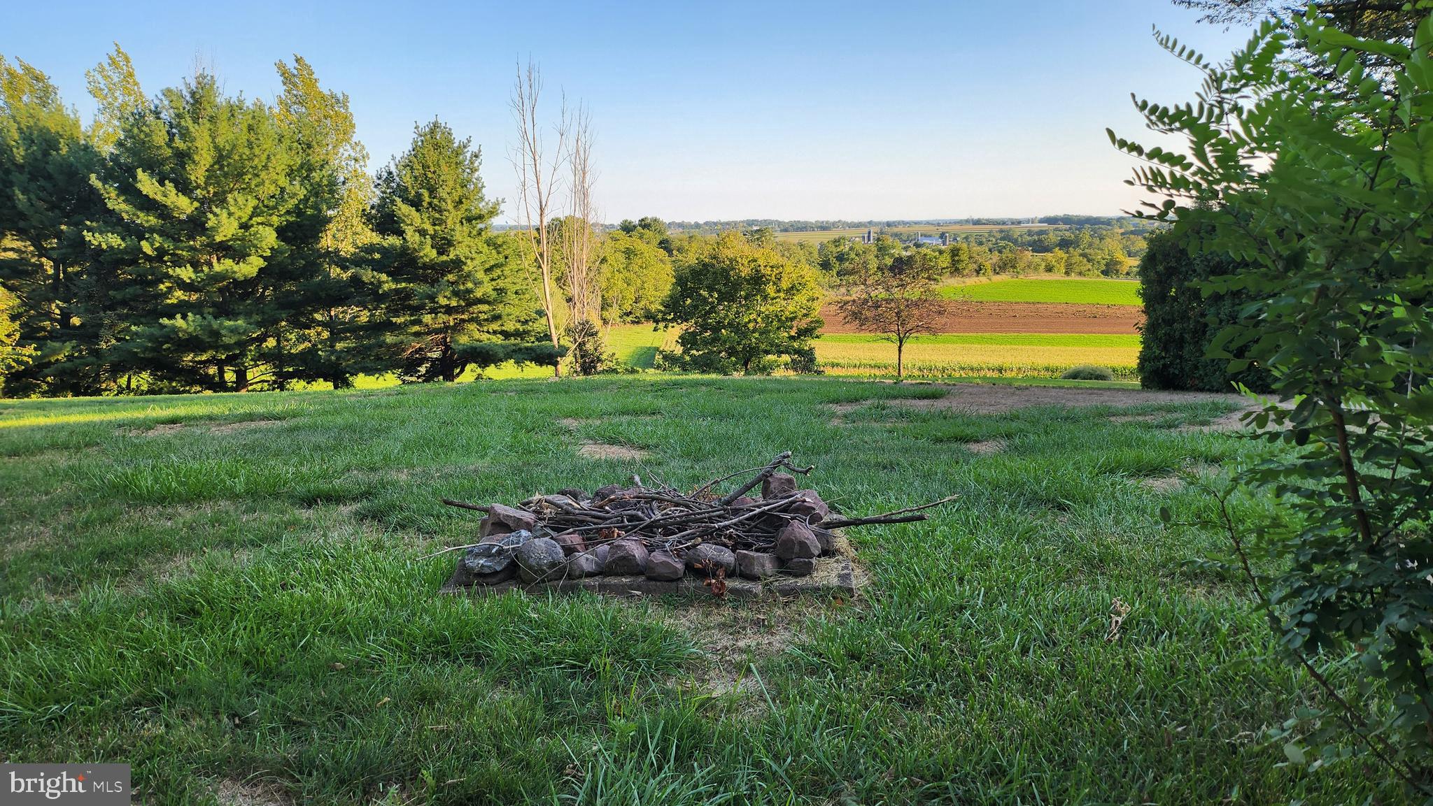 BROWNSTOWN - Residential