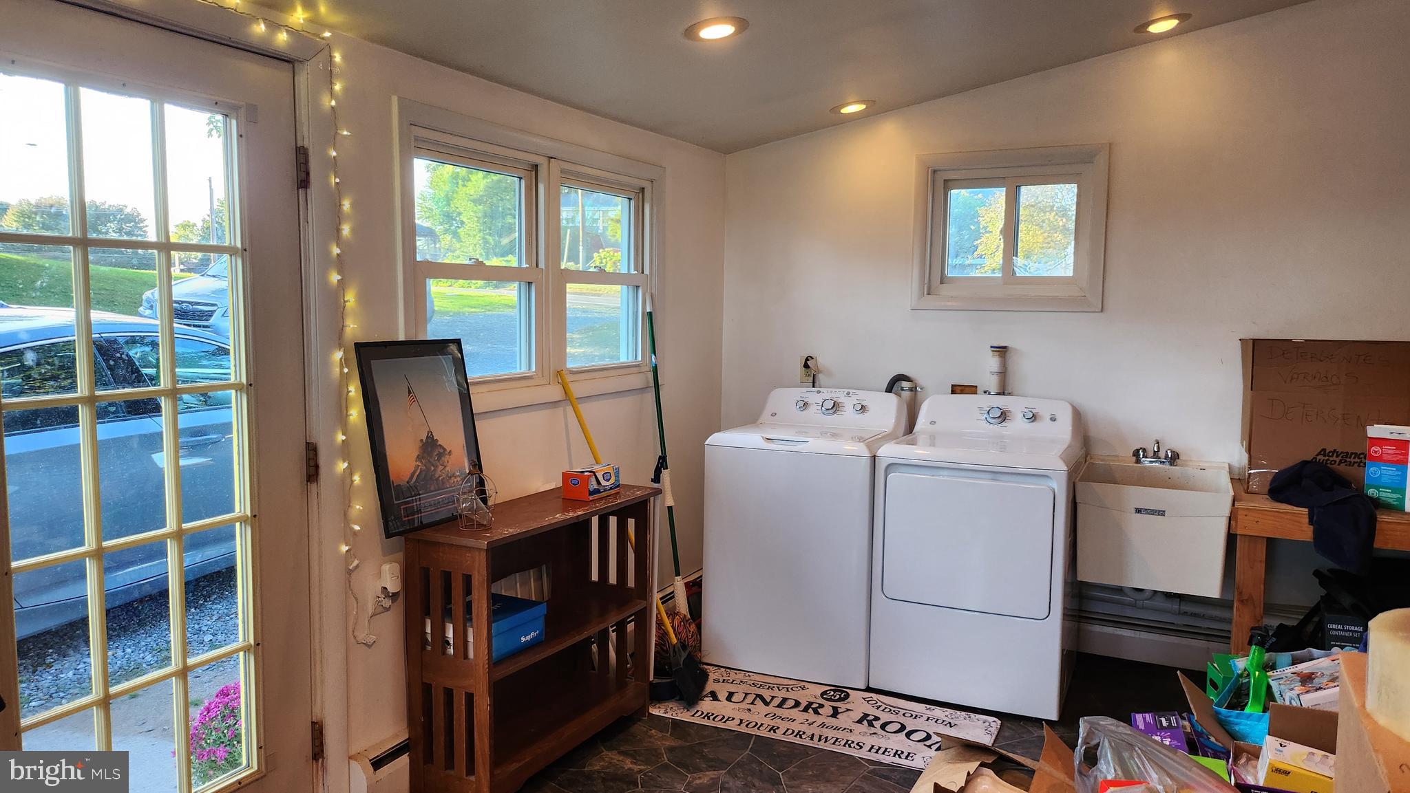 BROWNSTOWN - Residential