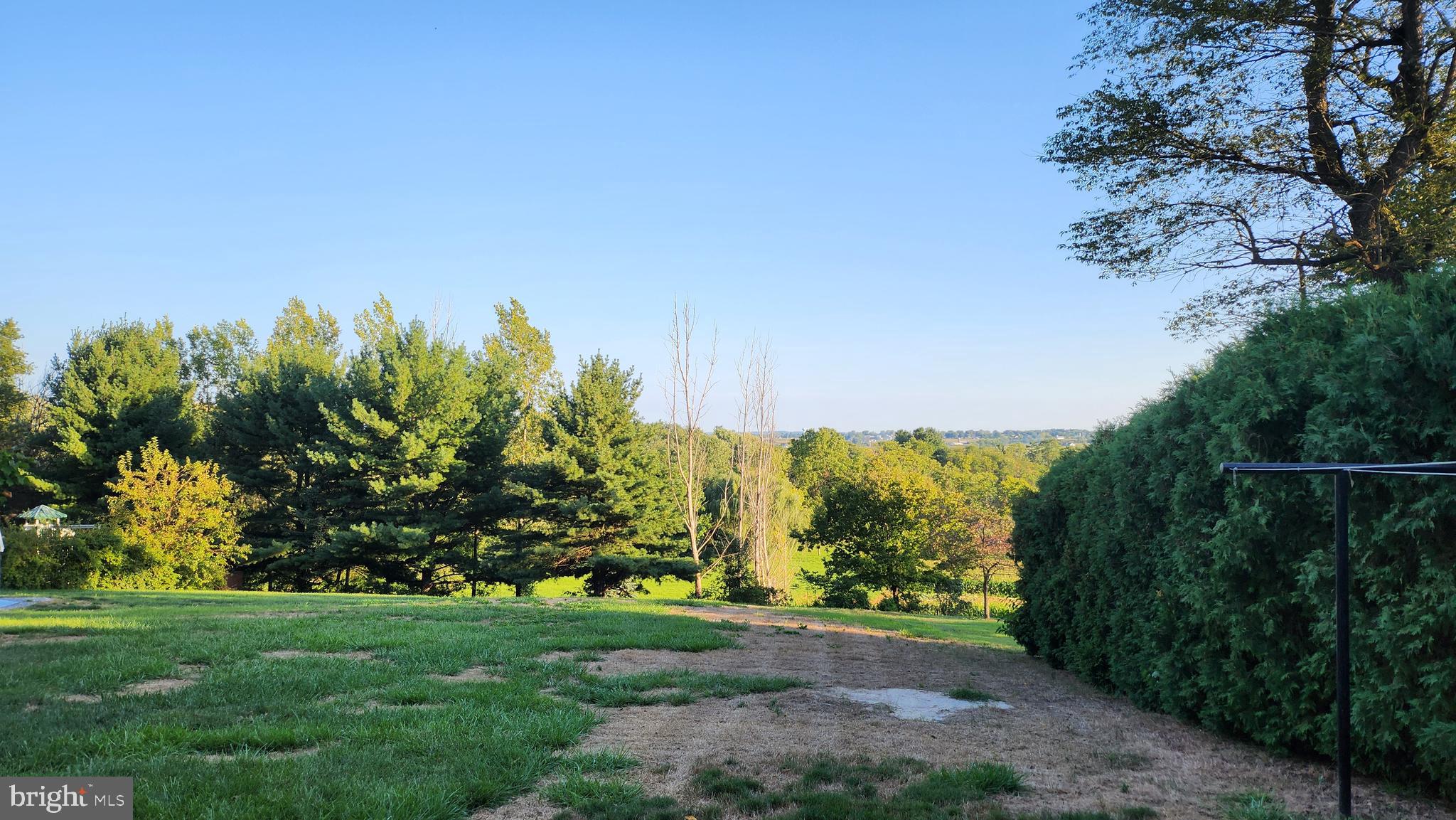 BROWNSTOWN - Residential