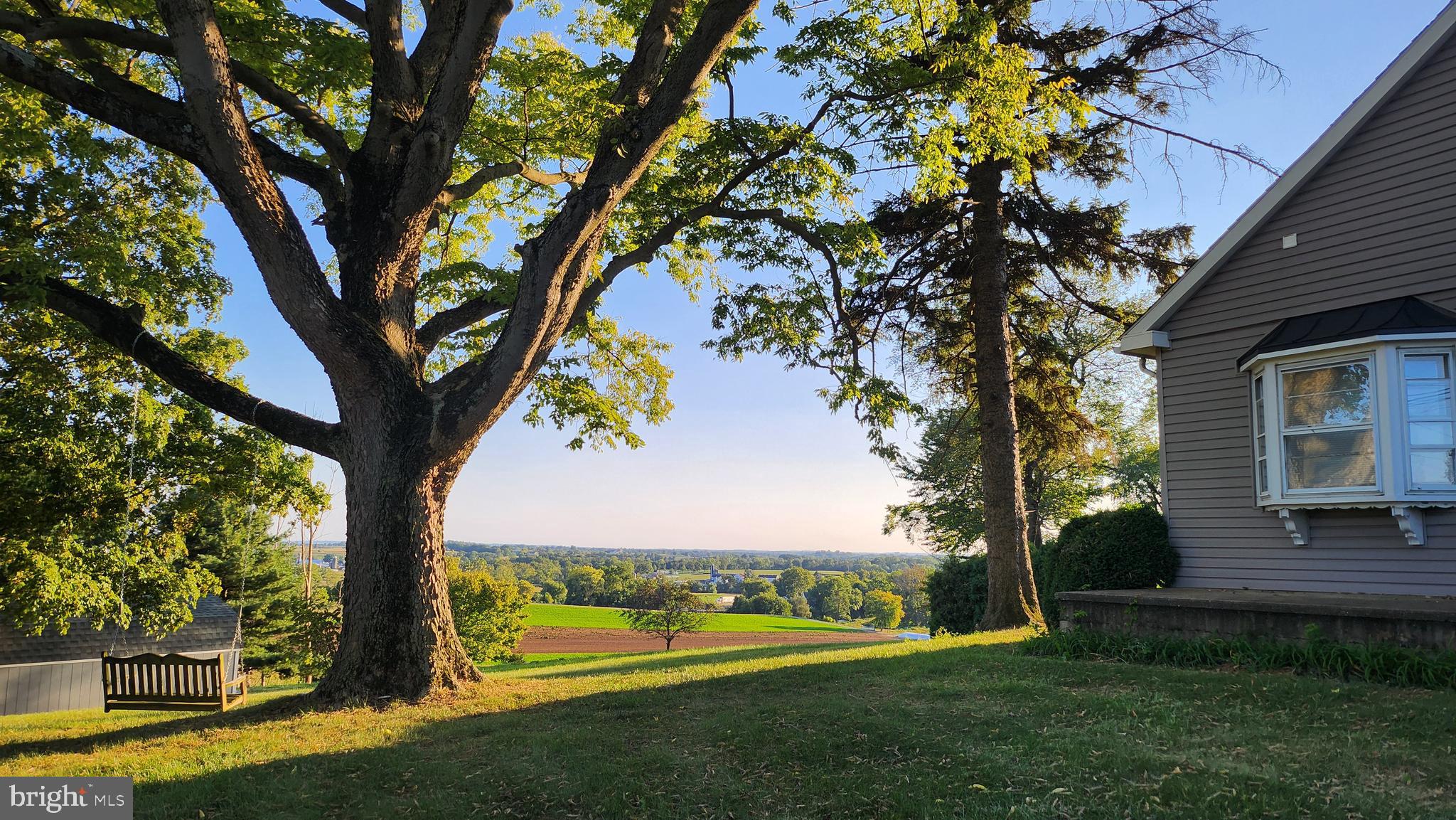 BROWNSTOWN - Residential