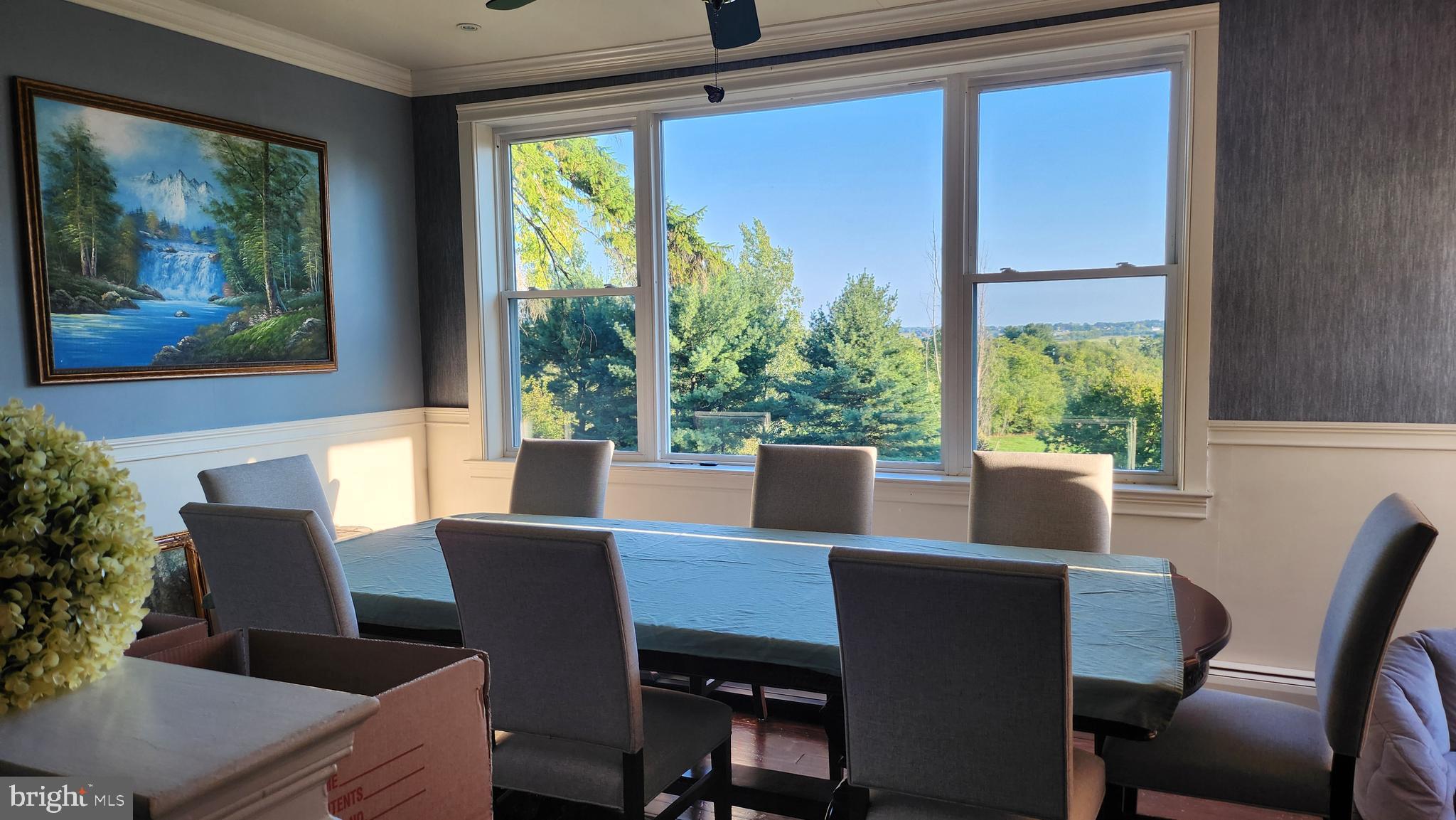 BROWNSTOWN - Residential