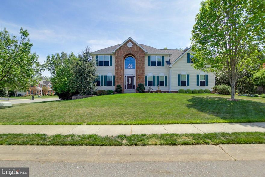 This home sits on a Prime Corner Lot of this lovely neighborhood! It boasts a large eat-in kitchen, an over sized family room, capacious m/bedroom with sitting area, his/hers closet, m/bath w/soaking tub/shower-stall/dual-sinks.  Three additional  spacious bedrooms.  A well designed finished basement for your entertaining.  SCHEDULE A SHOWING or share with someone you know who could be interested.