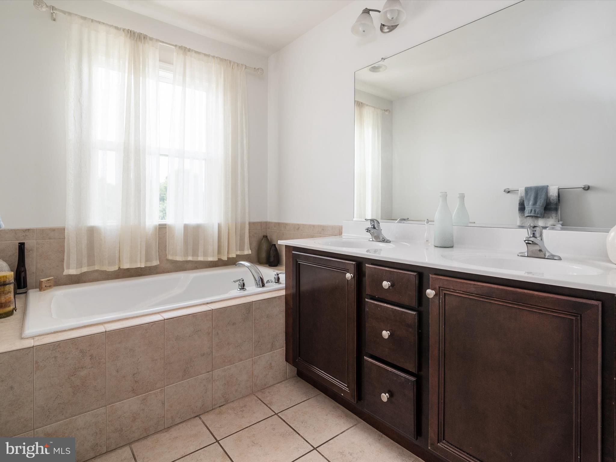 ELLENDALE - Residential