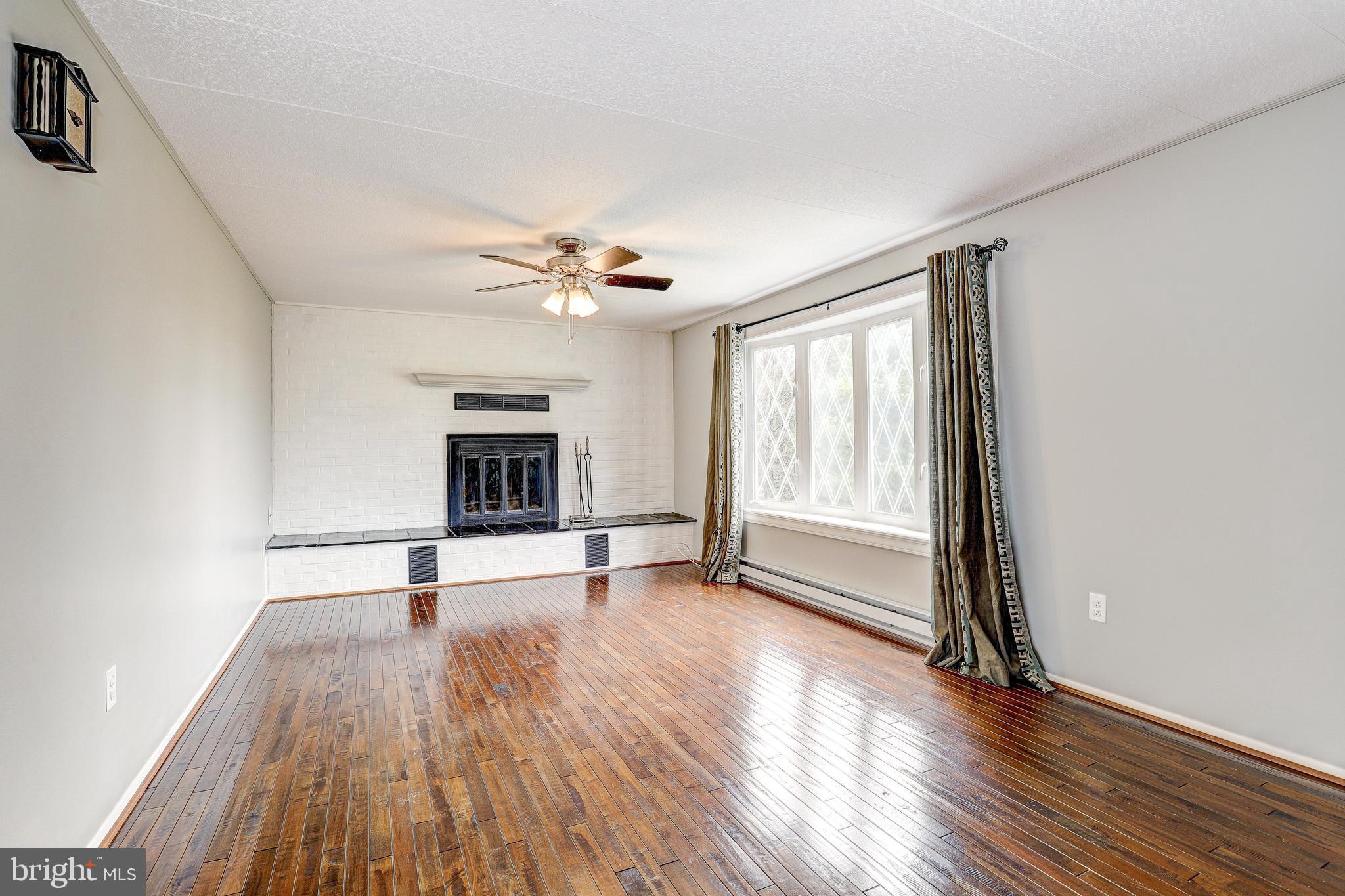 MIDDLETOWN MANOR - Residential