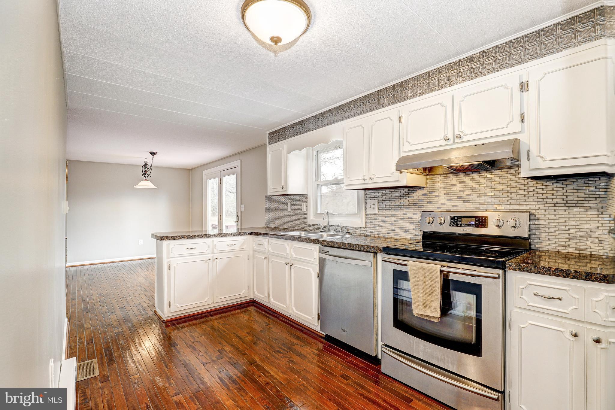 MIDDLETOWN MANOR - Residential