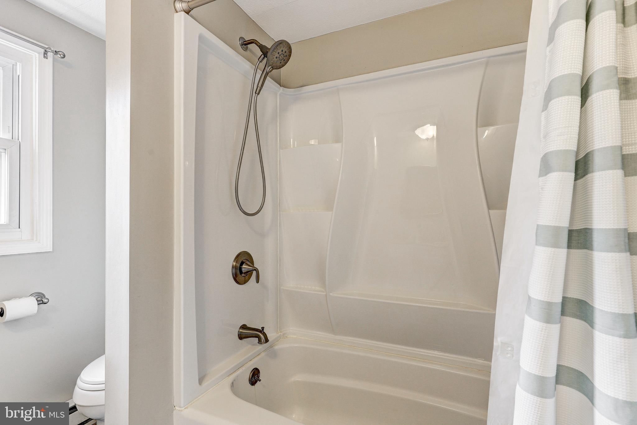 MIDDLETOWN MANOR - Residential