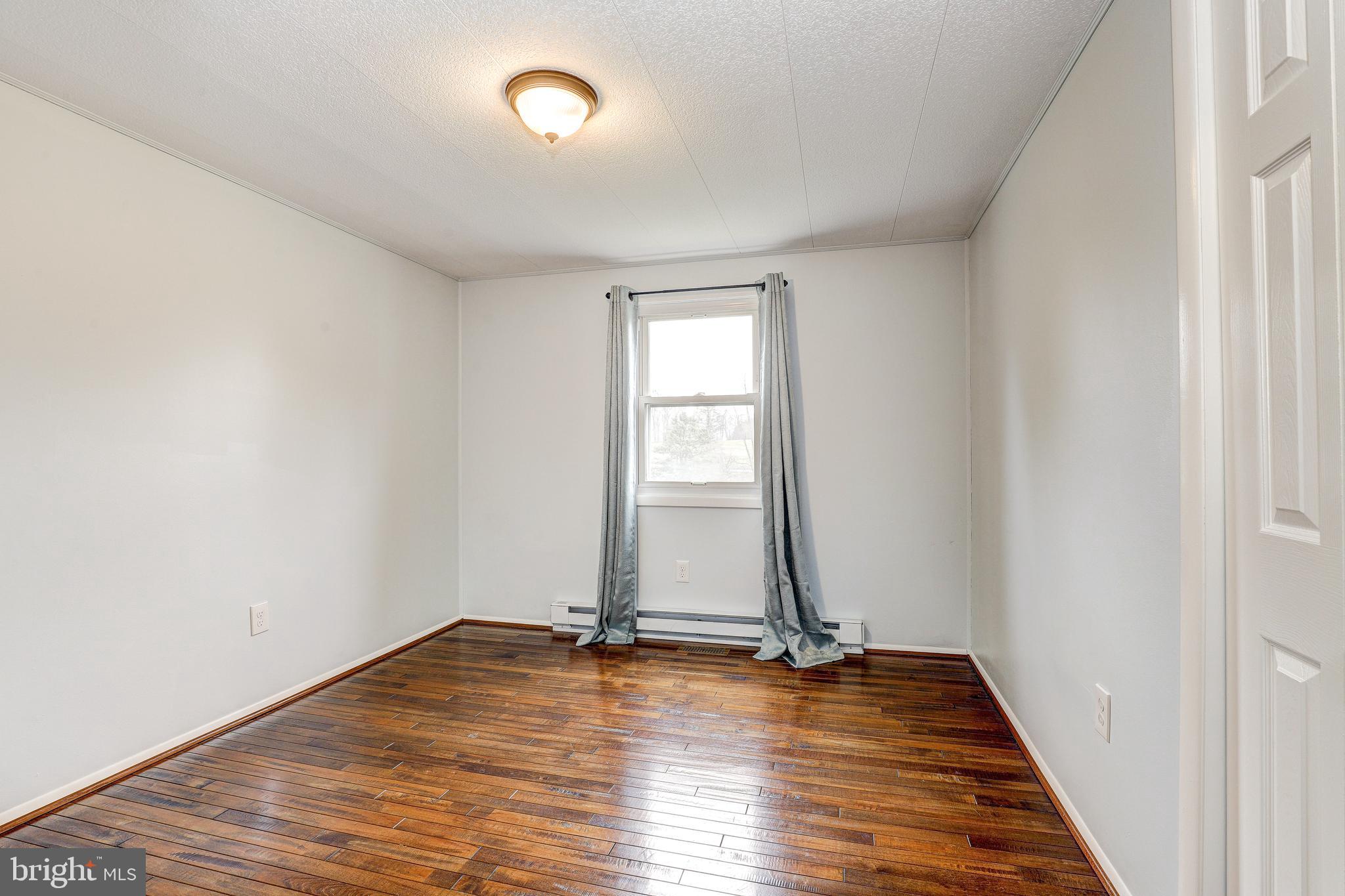 MIDDLETOWN MANOR - Residential