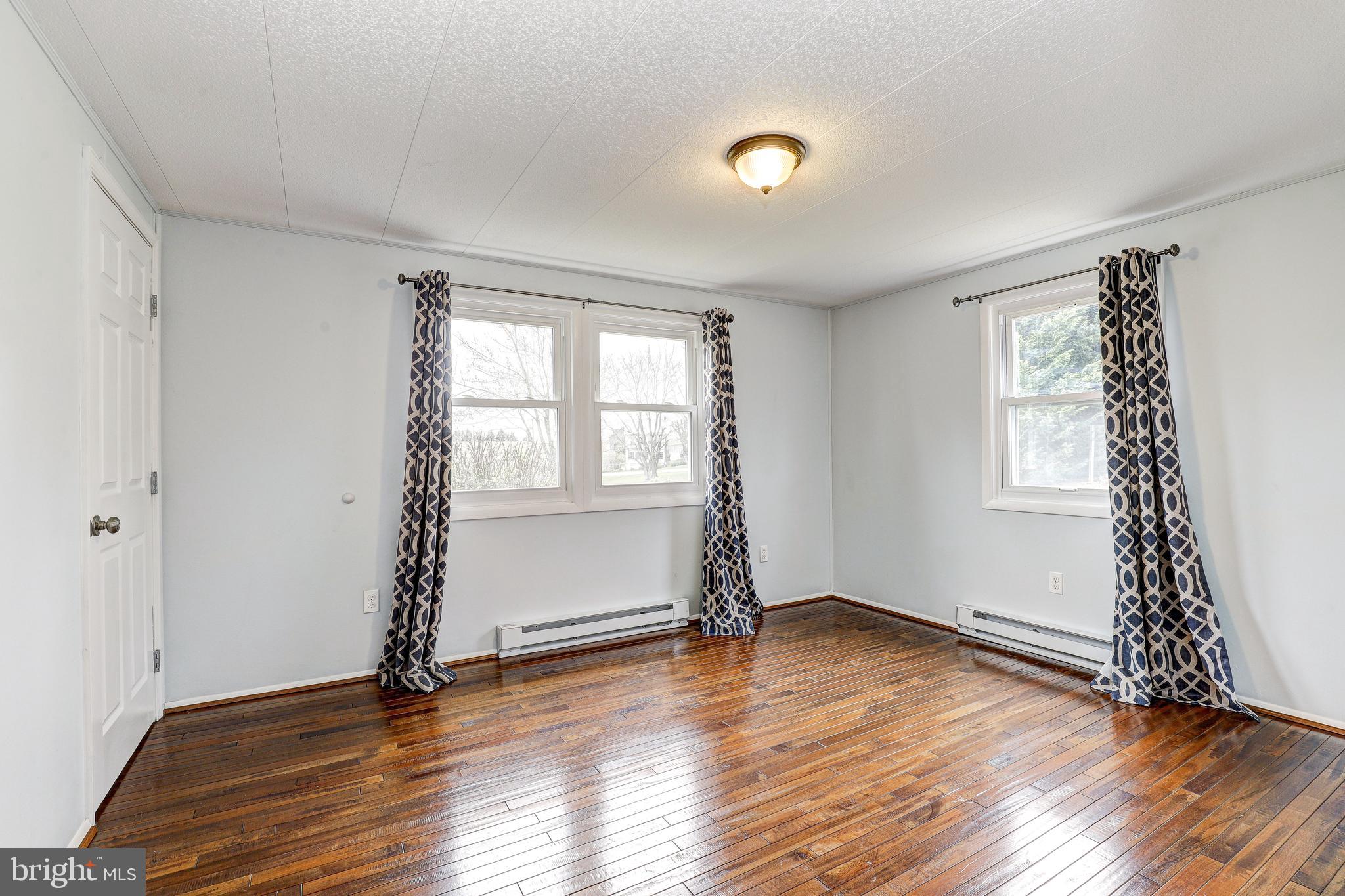 MIDDLETOWN MANOR - Residential