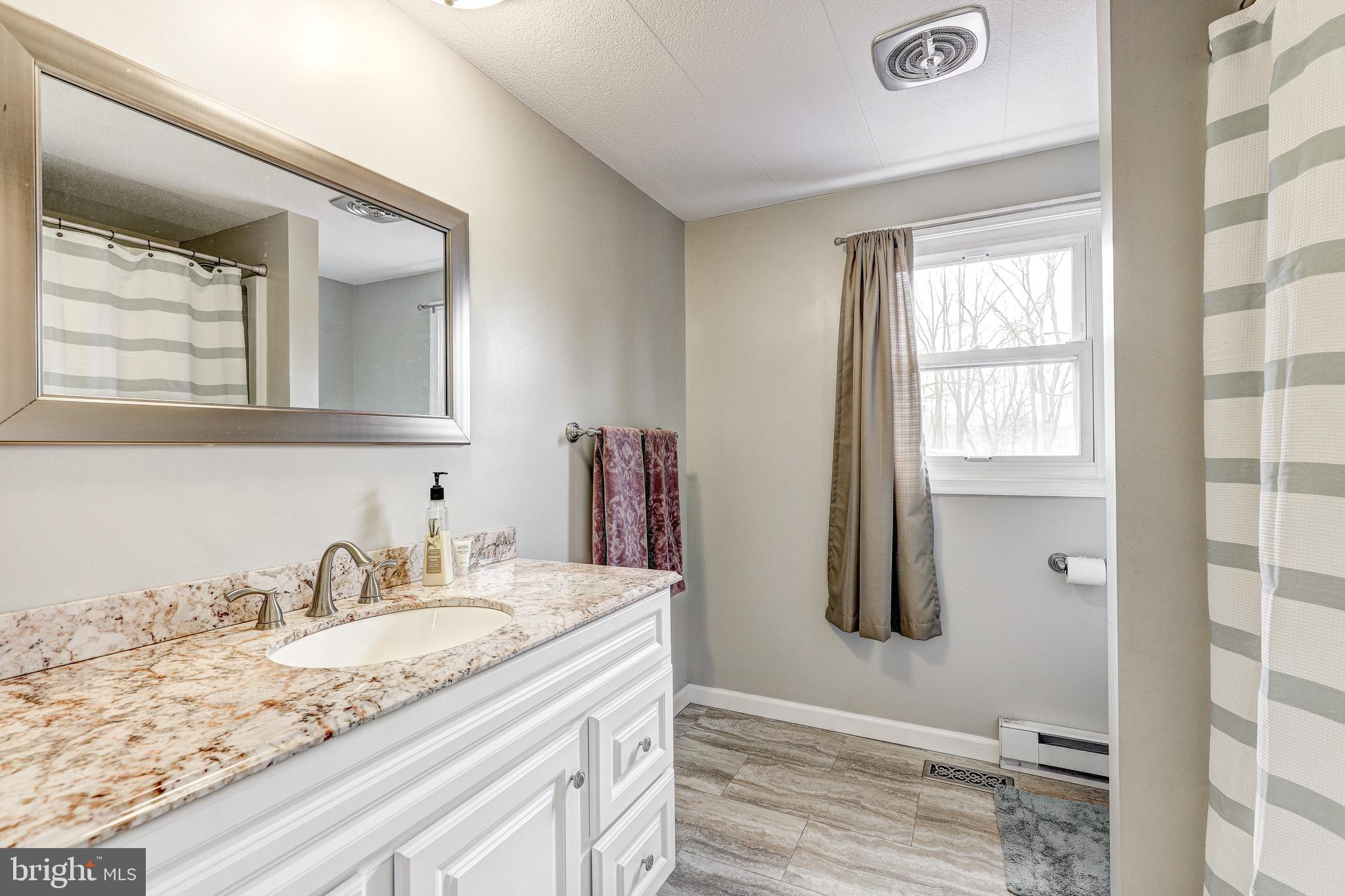 MIDDLETOWN MANOR - Residential