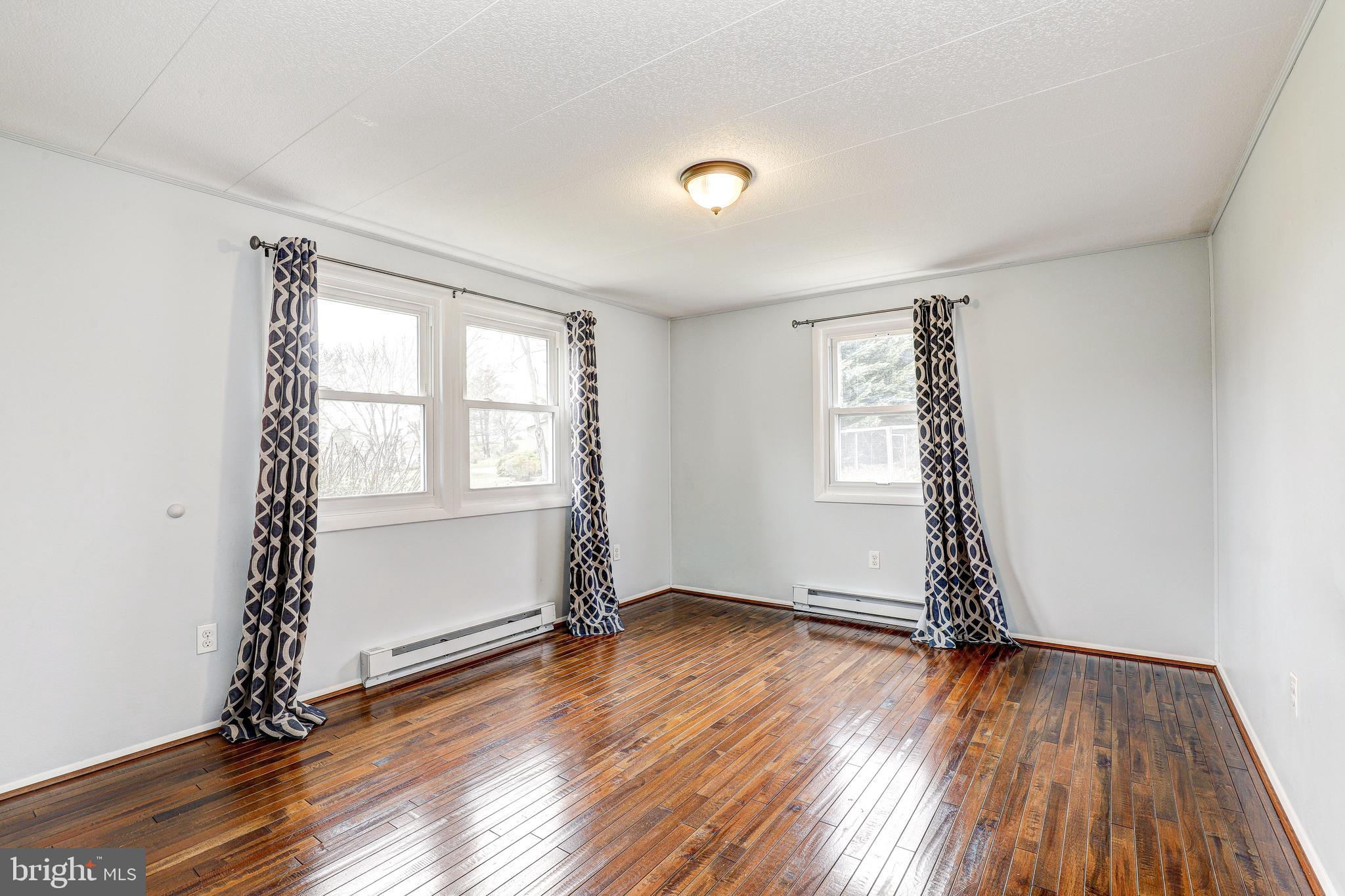 MIDDLETOWN MANOR - Residential