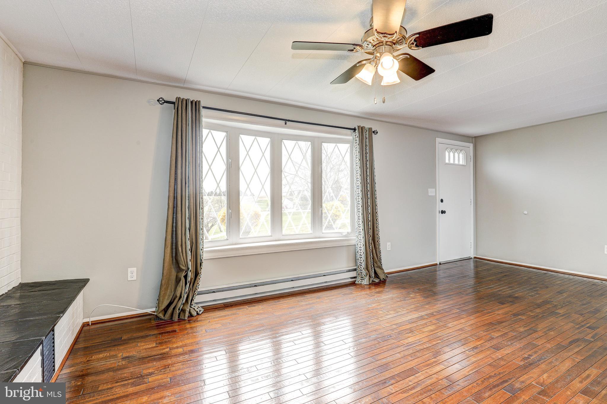 MIDDLETOWN MANOR - Residential