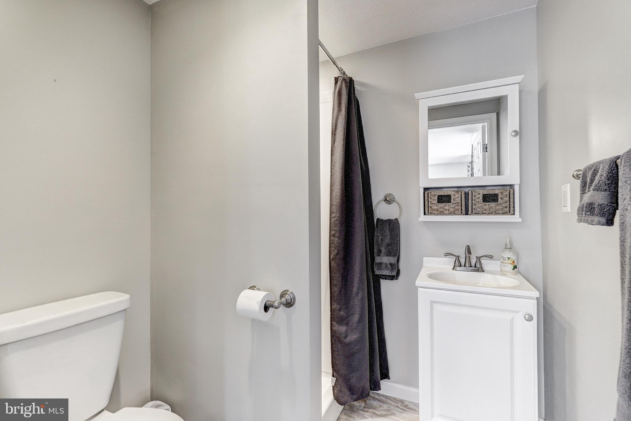 MIDDLETOWN MANOR - Residential