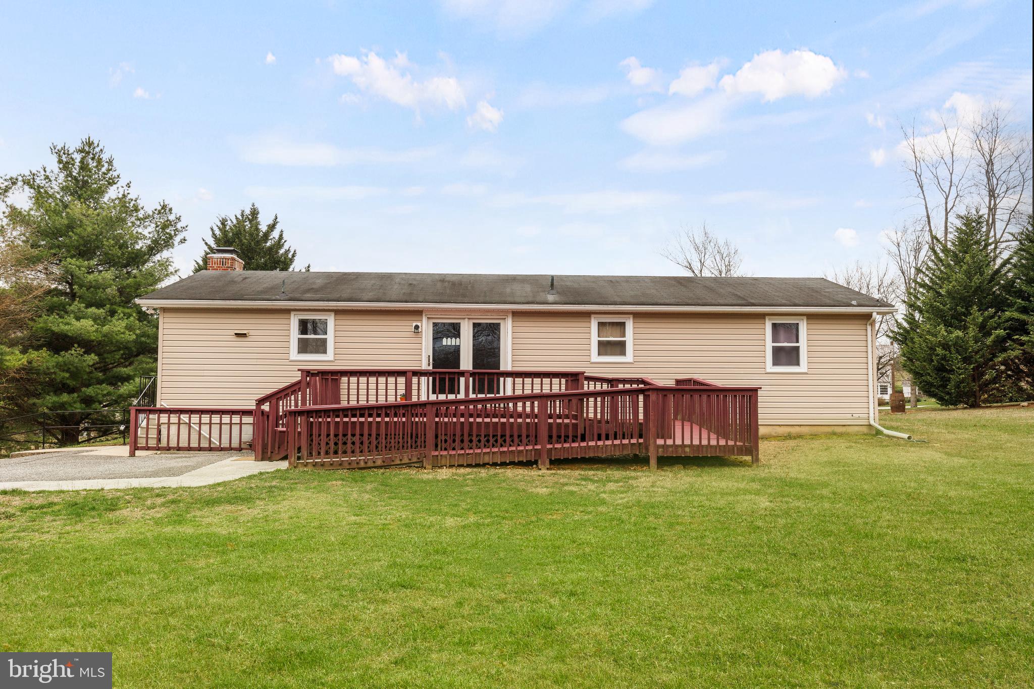 MIDDLETOWN MANOR - Residential