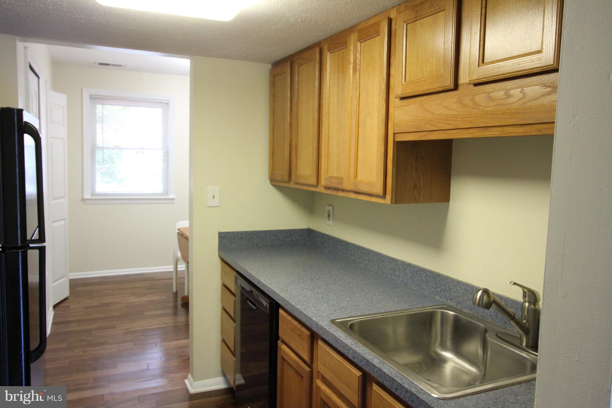 WOODLAND BEACH - Residential Lease