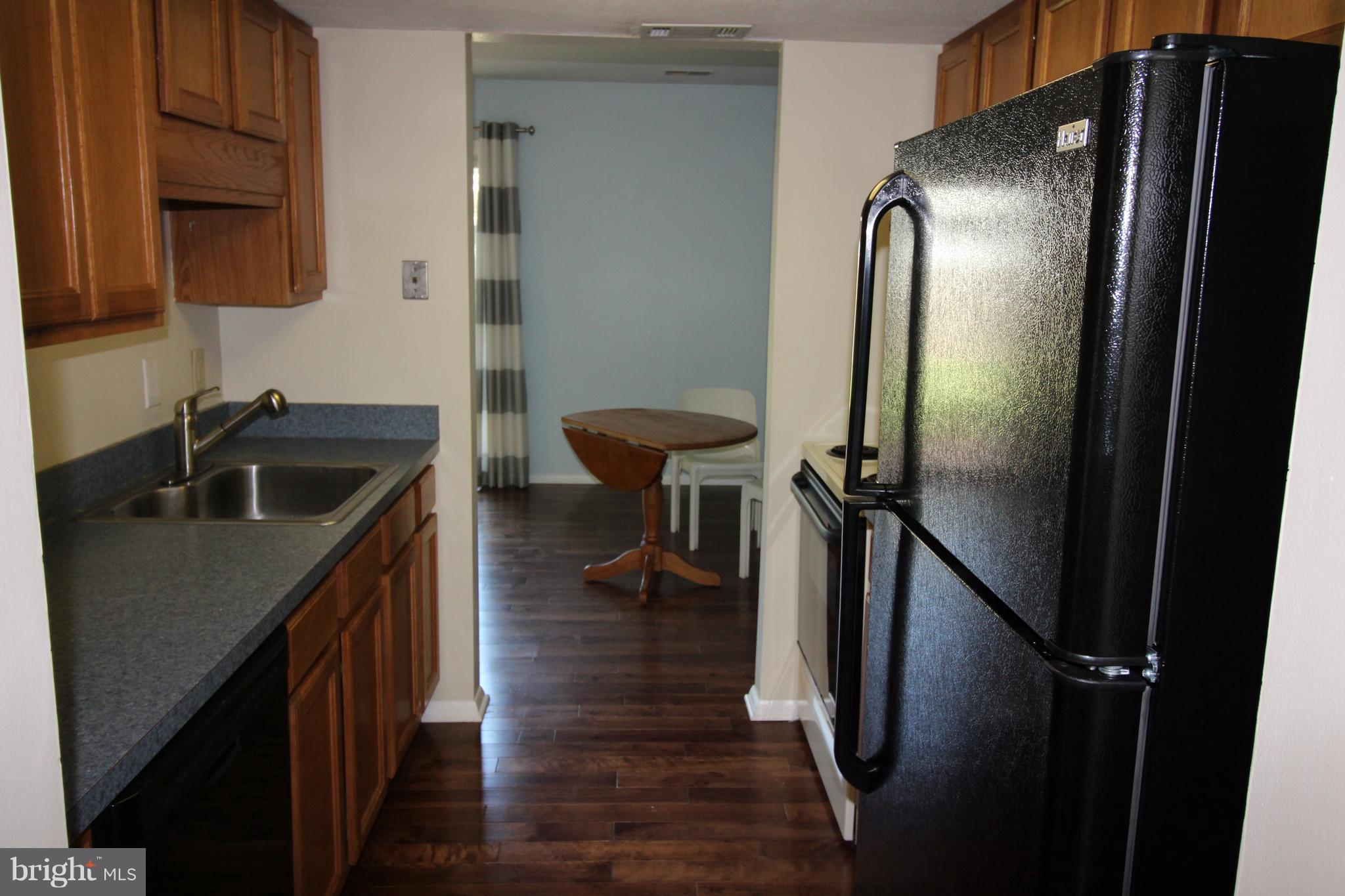 WOODLAND BEACH - Residential Lease