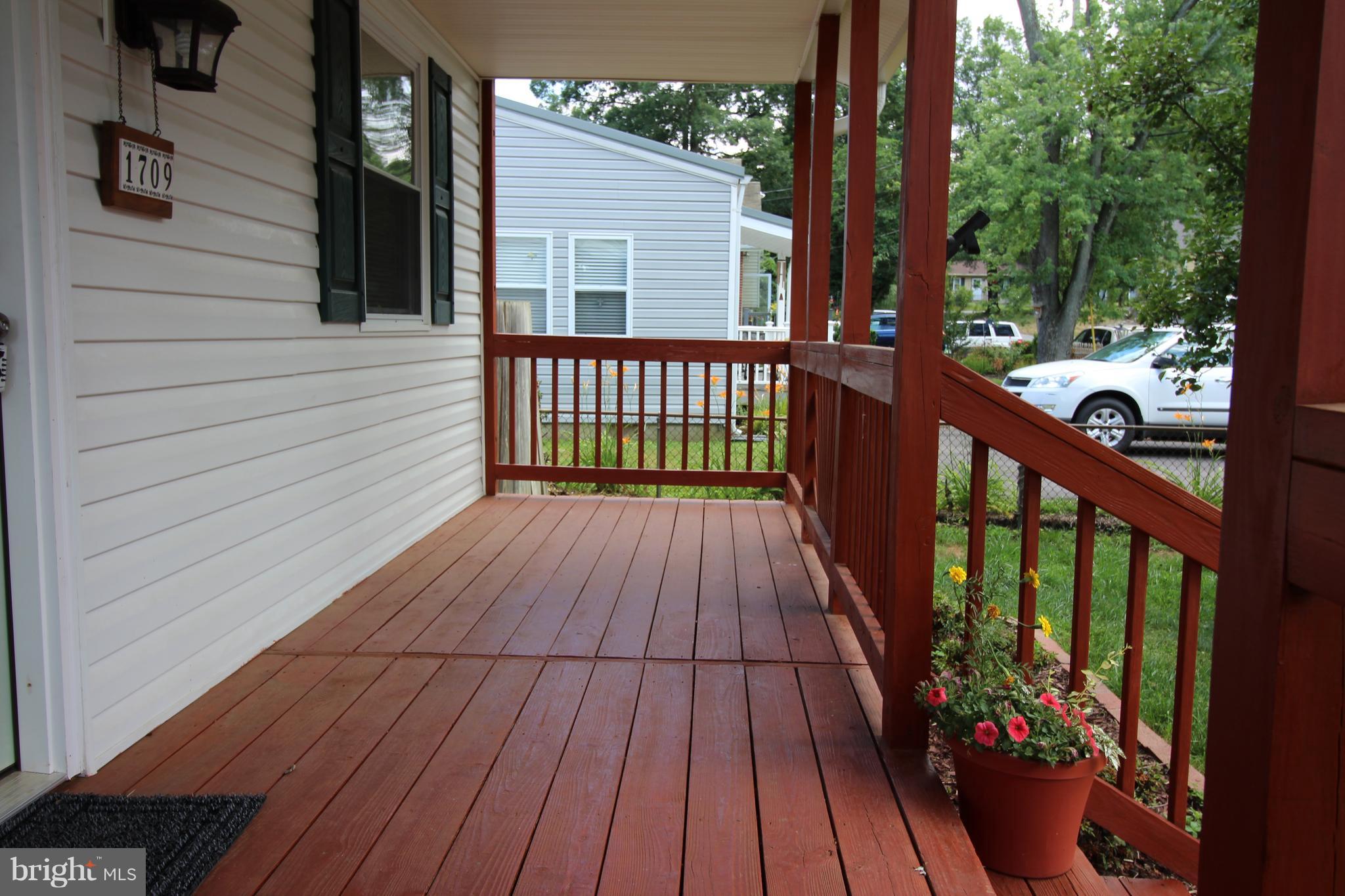 WOODLAND BEACH - Residential Lease