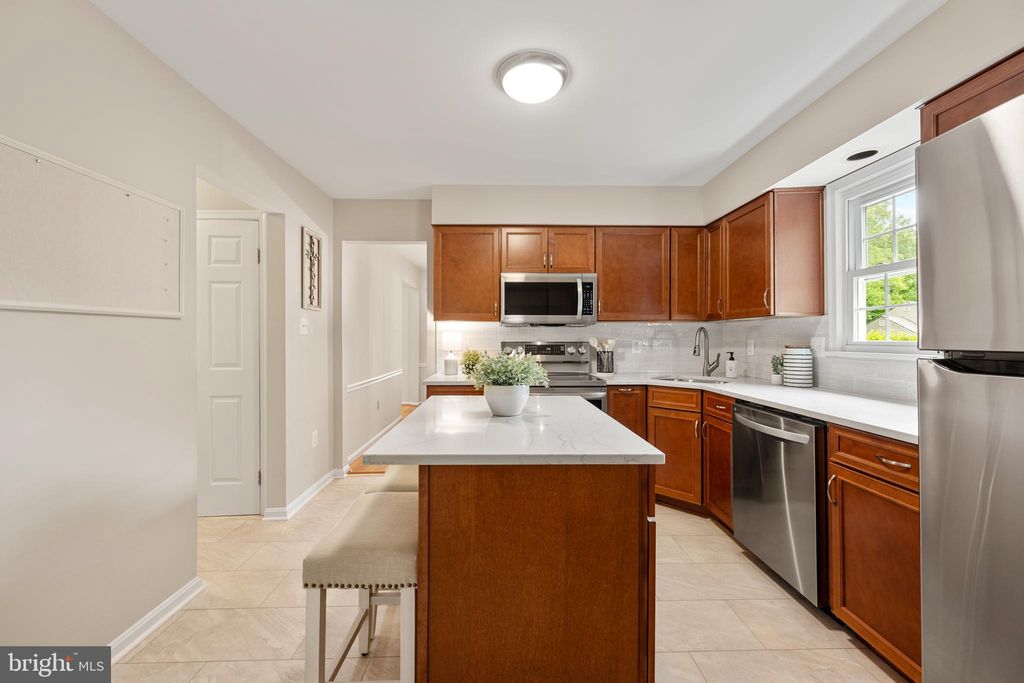 Photo of 3110 Woods Cove Lane, WOODBRIDGE, VA 22192 (MLS # VAPW2119060)