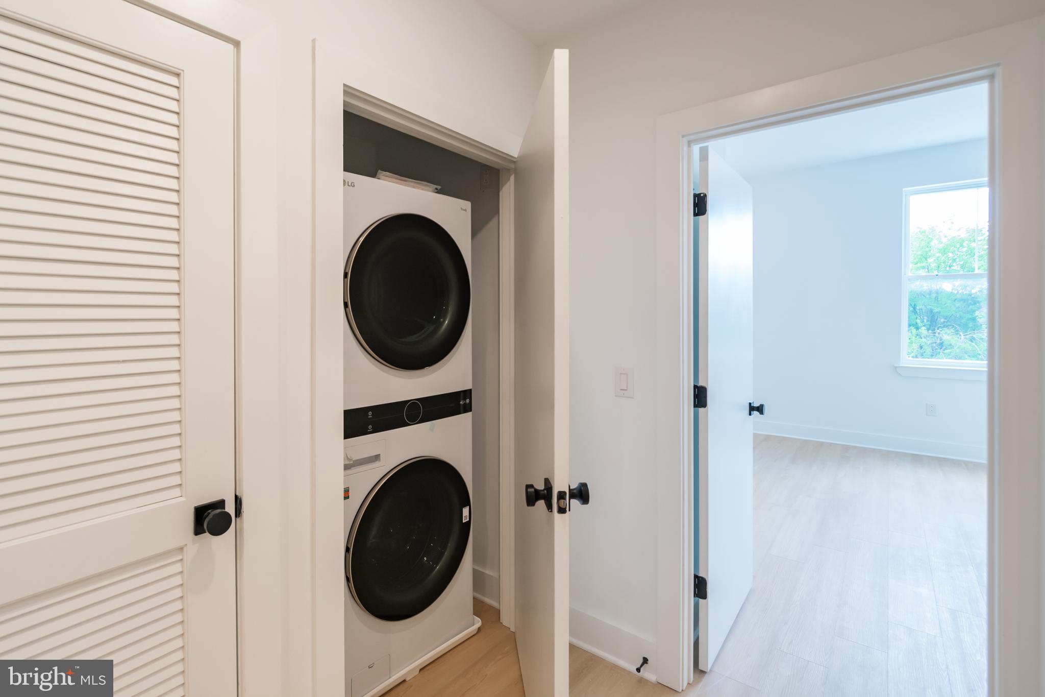 UNIVERSITY CITY - Residential Lease