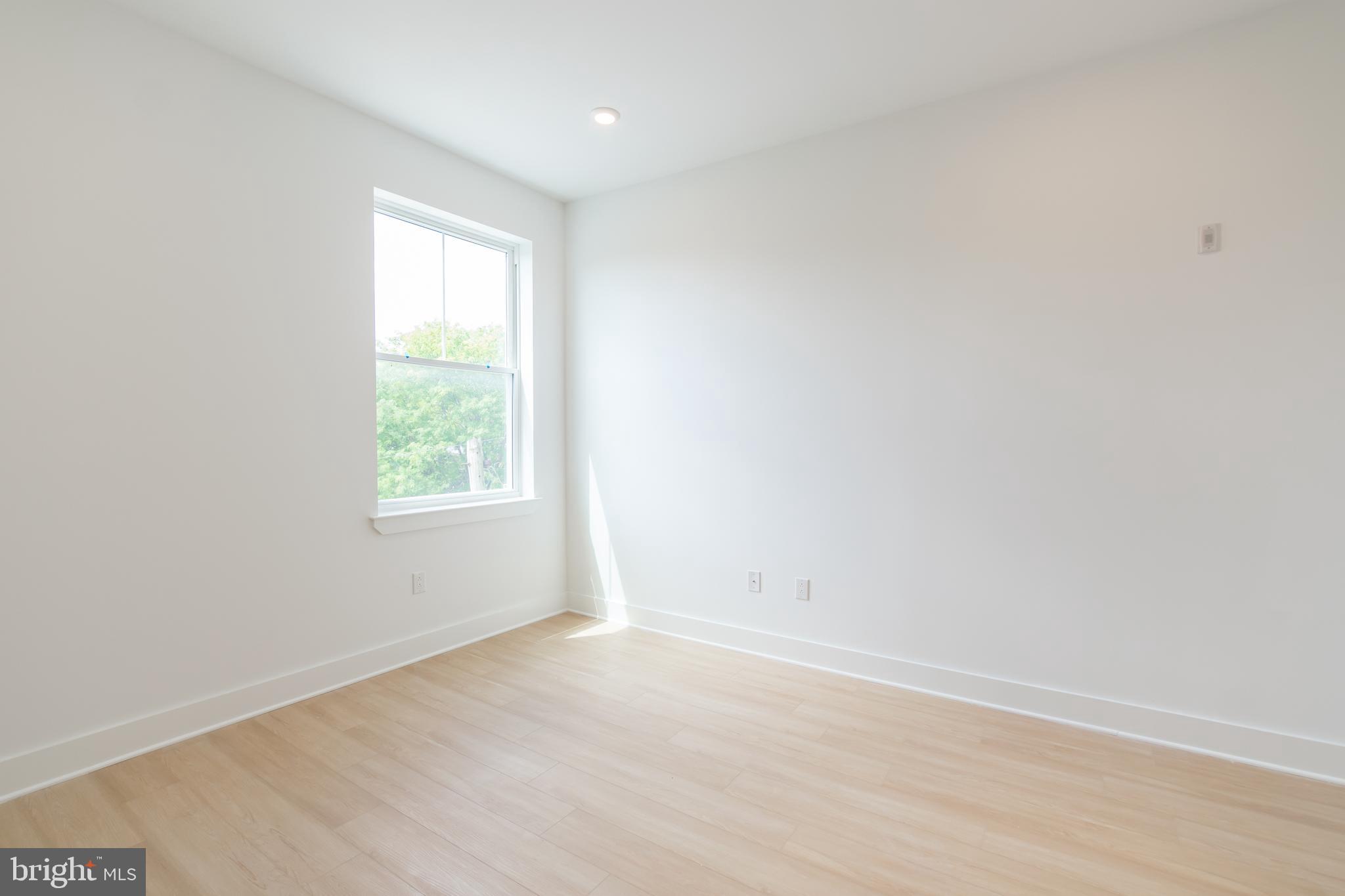 UNIVERSITY CITY - Residential Lease