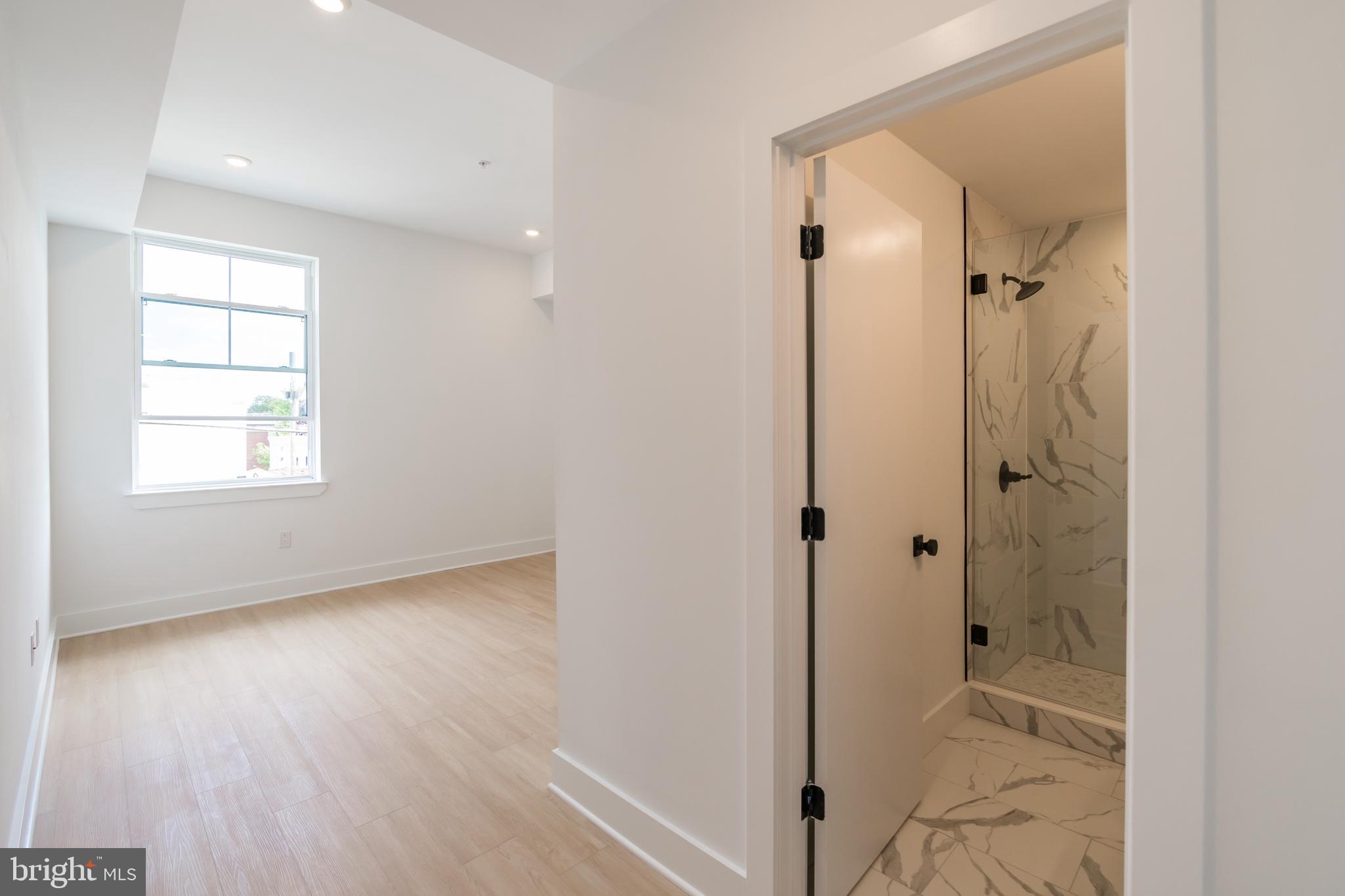 UNIVERSITY CITY - Residential Lease