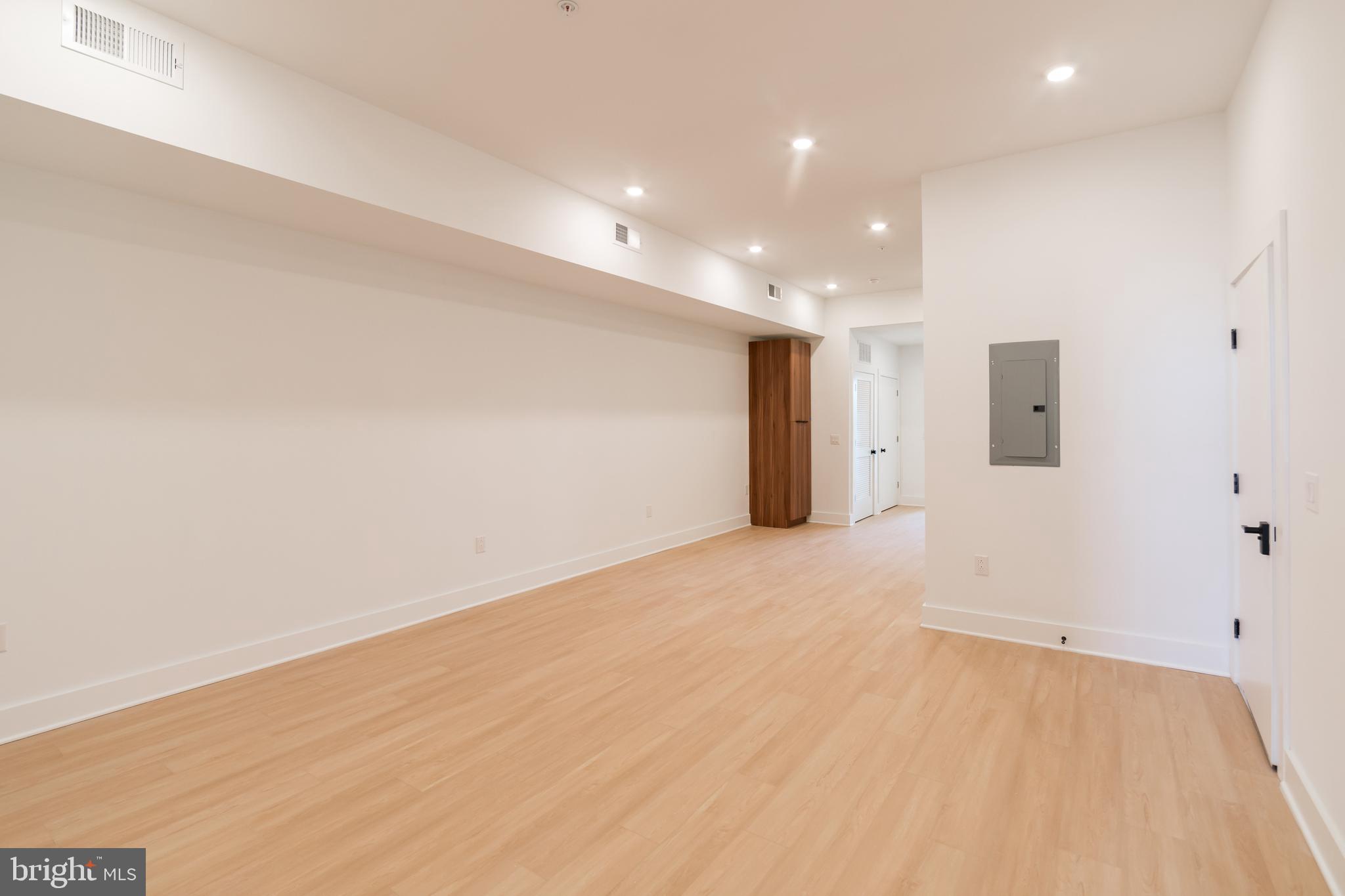 UNIVERSITY CITY - Residential Lease